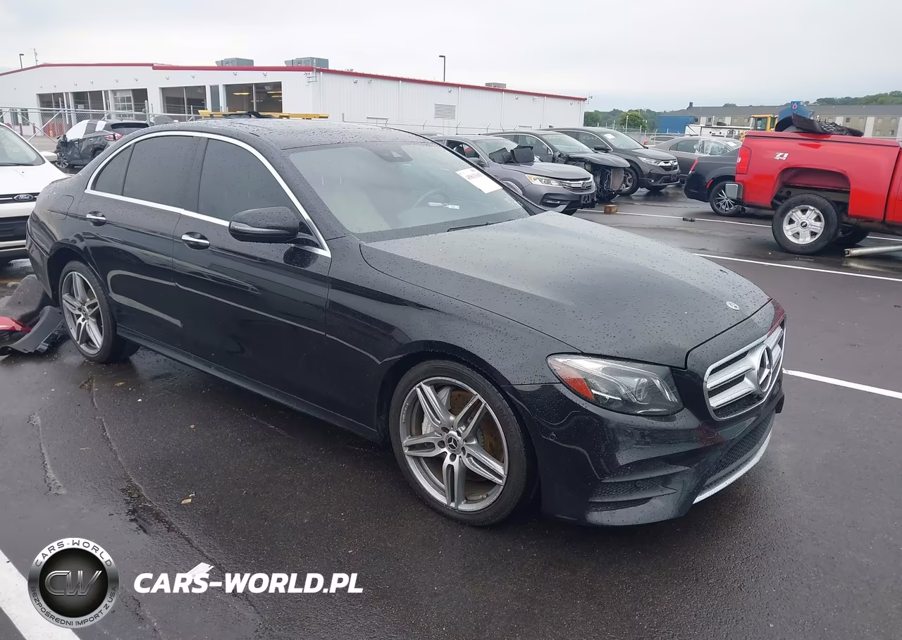 2017 Mercedes-Benz E 300 4Matic – zdjęcie 1 z 17