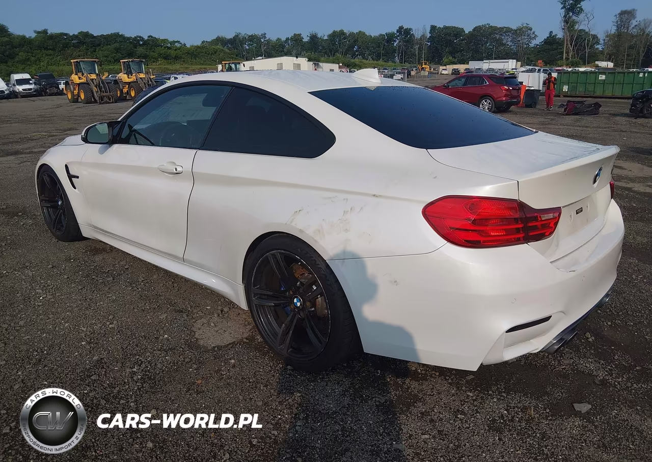 2015 BMW M4 VIN:WBS3R9C52FK331196 - 3