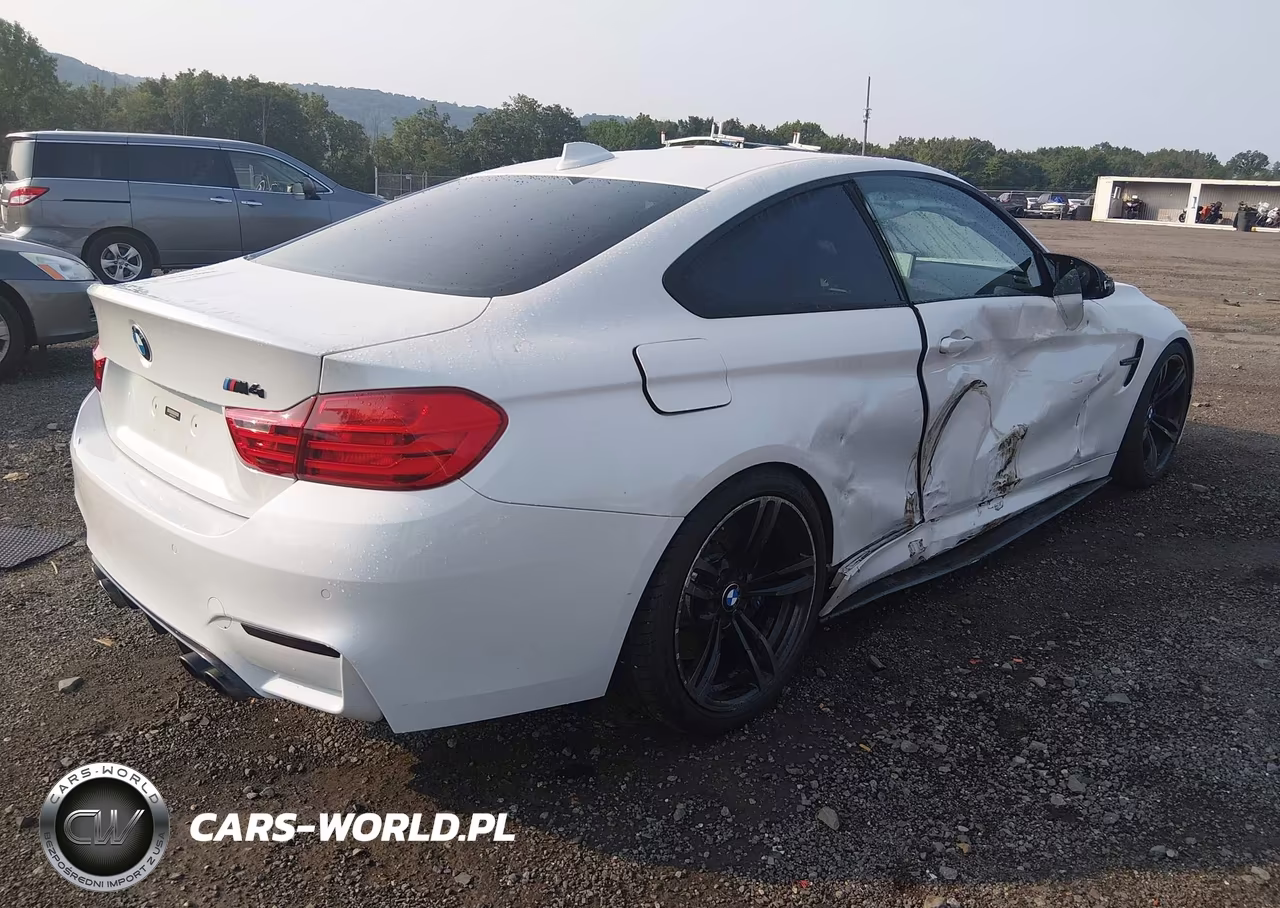 2015 BMW M4 VIN:WBS3R9C52FK331196 - 4