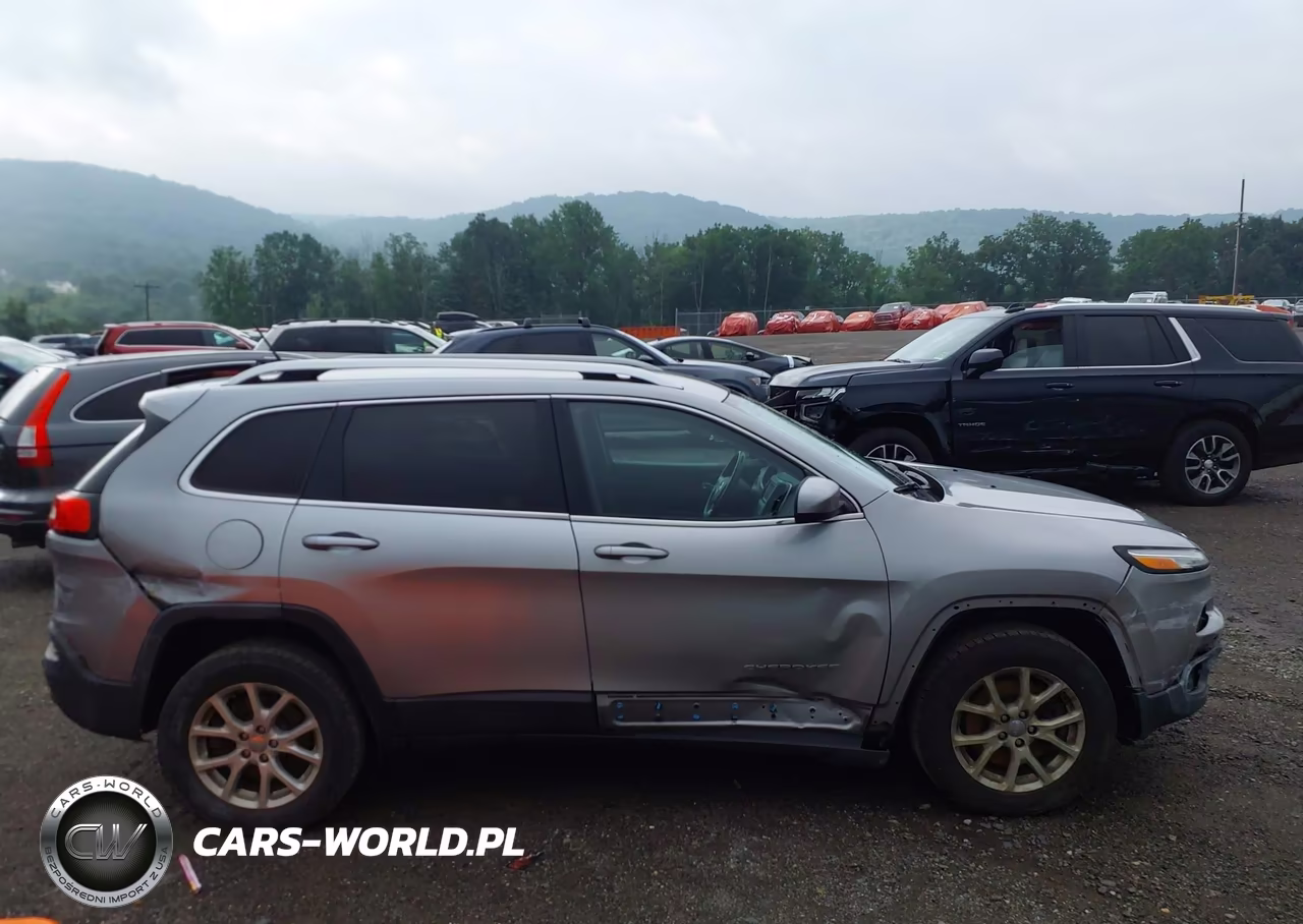 2016 Jeep Cherokee Latitude VIN:1C4PJMCB0GW267680 - 13