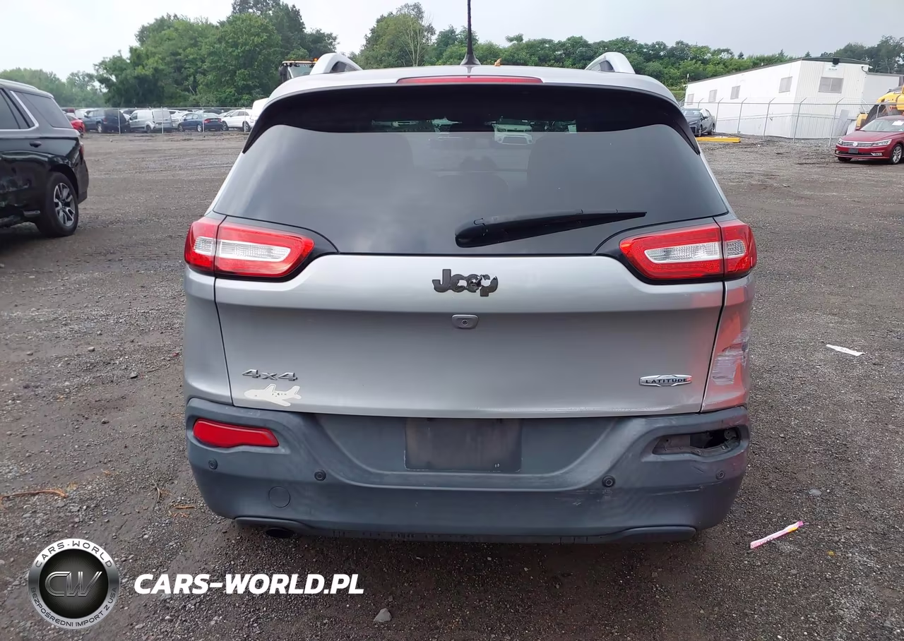 2016 Jeep Cherokee Latitude VIN:1C4PJMCB0GW267680 - 16