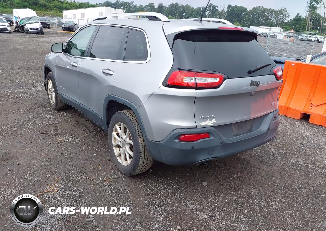 2016 Jeep Cherokee Latitude VIN:1C4PJMCB0GW267680 - 3