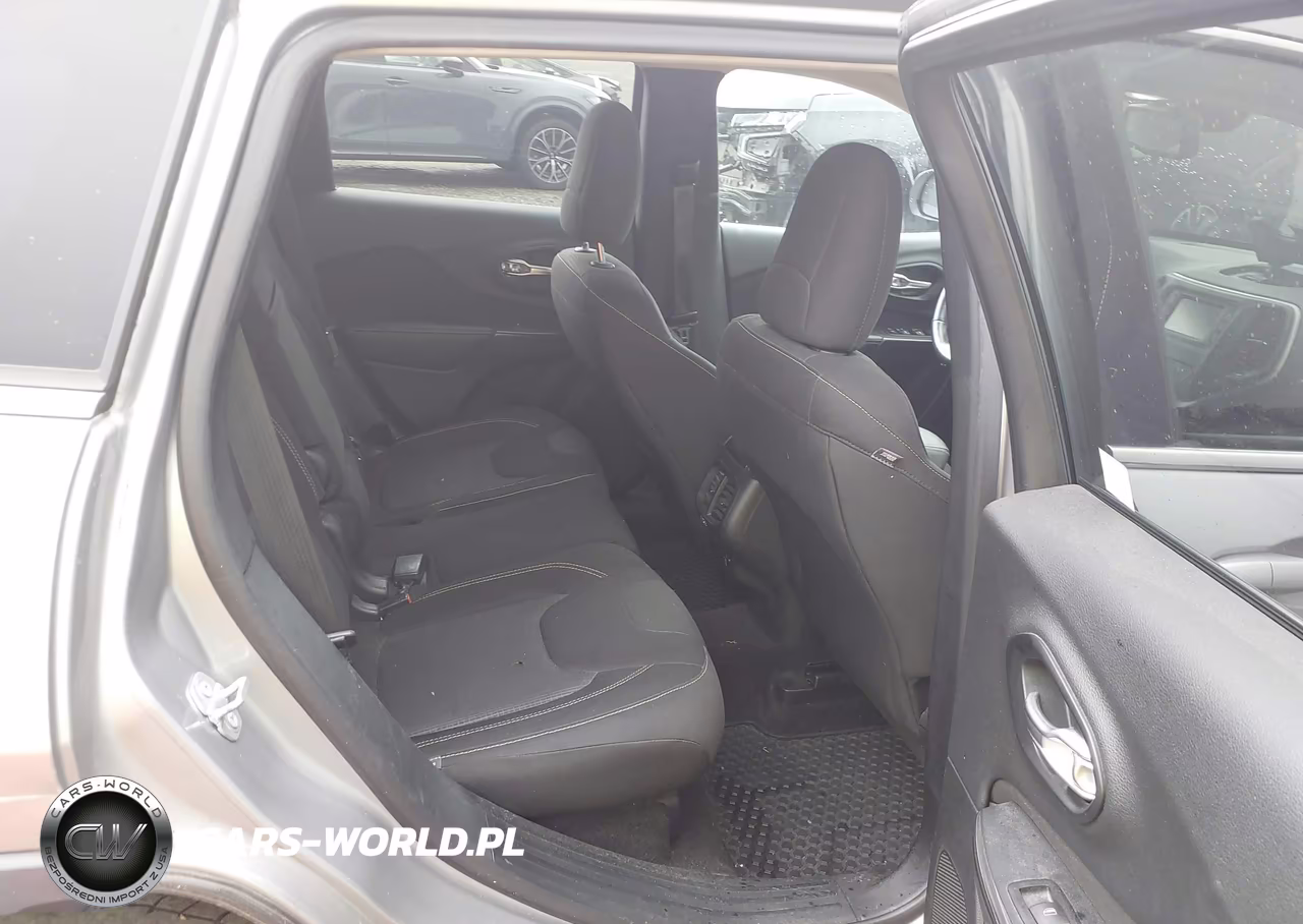 2016 Jeep Cherokee Latitude VIN:1C4PJMCB0GW267680 - 8