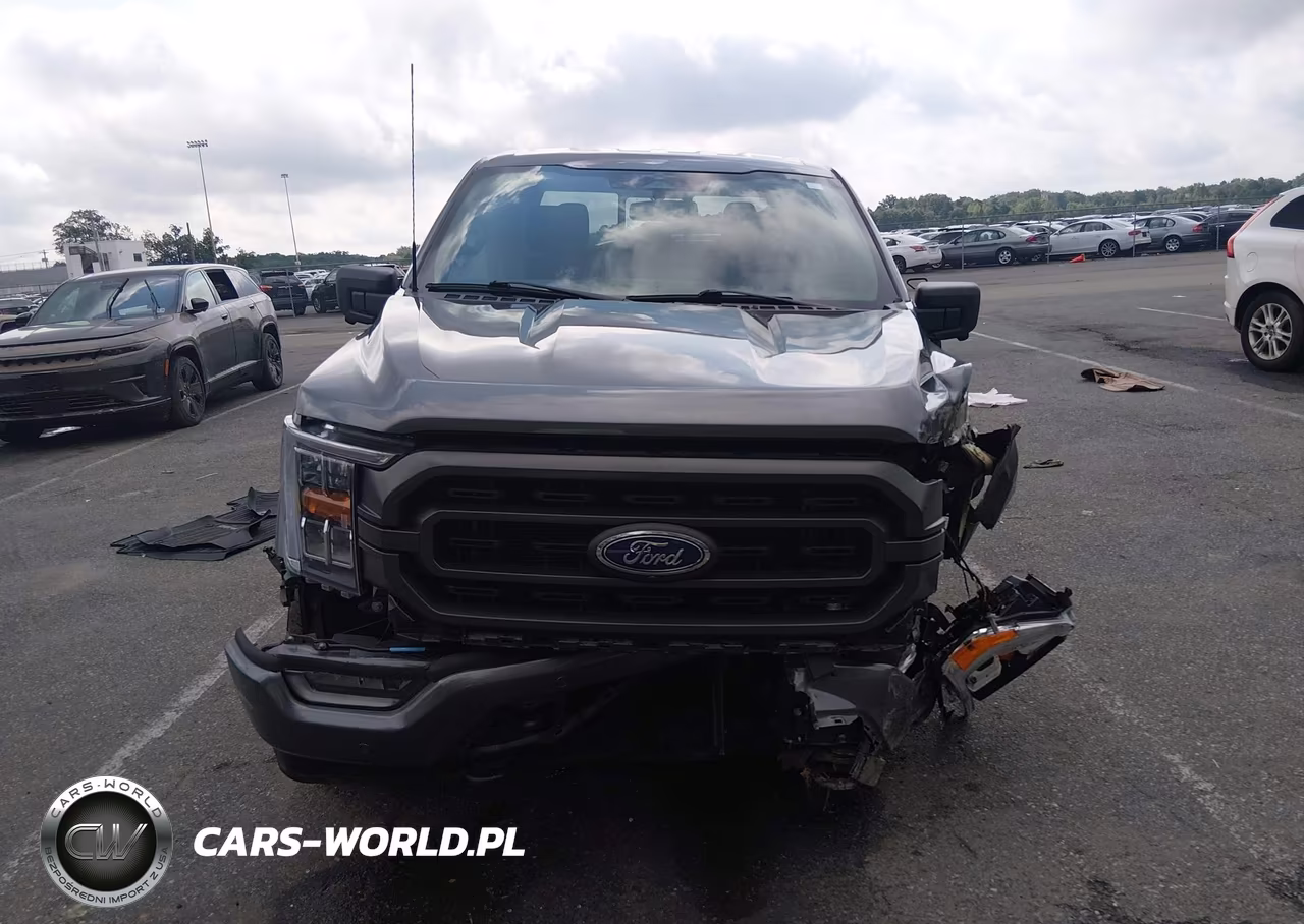 2023 Ford F-150 Xlt VIN:1FTFW1E88PFB55268 - 12