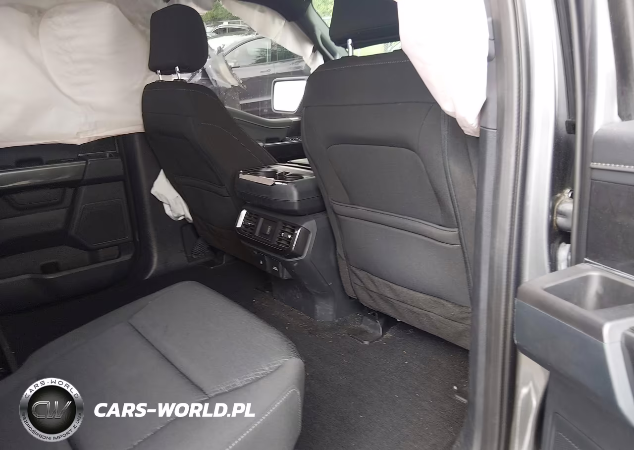2023 Ford F-150 Xlt VIN:1FTFW1E88PFB55268 - 8