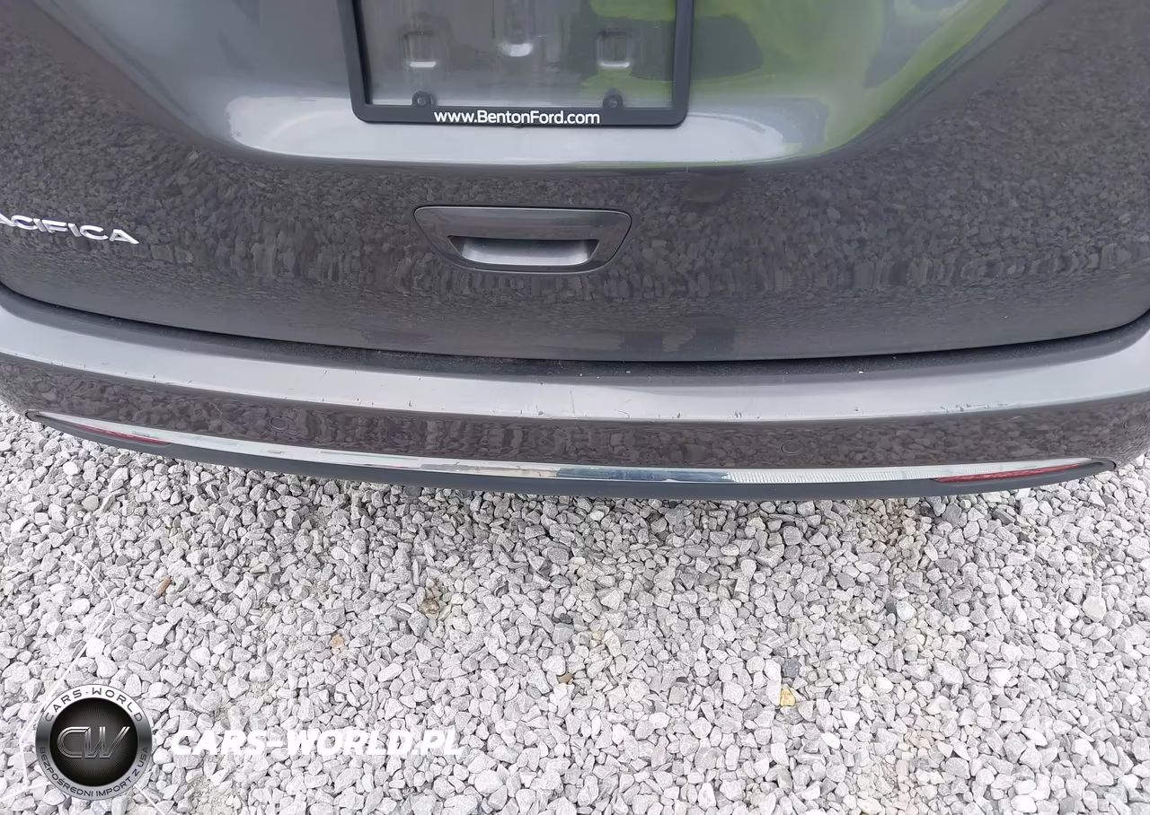 2018 Chrysler Pacifica Touring L VIN:2C4RC1BG7JR261602 - 20