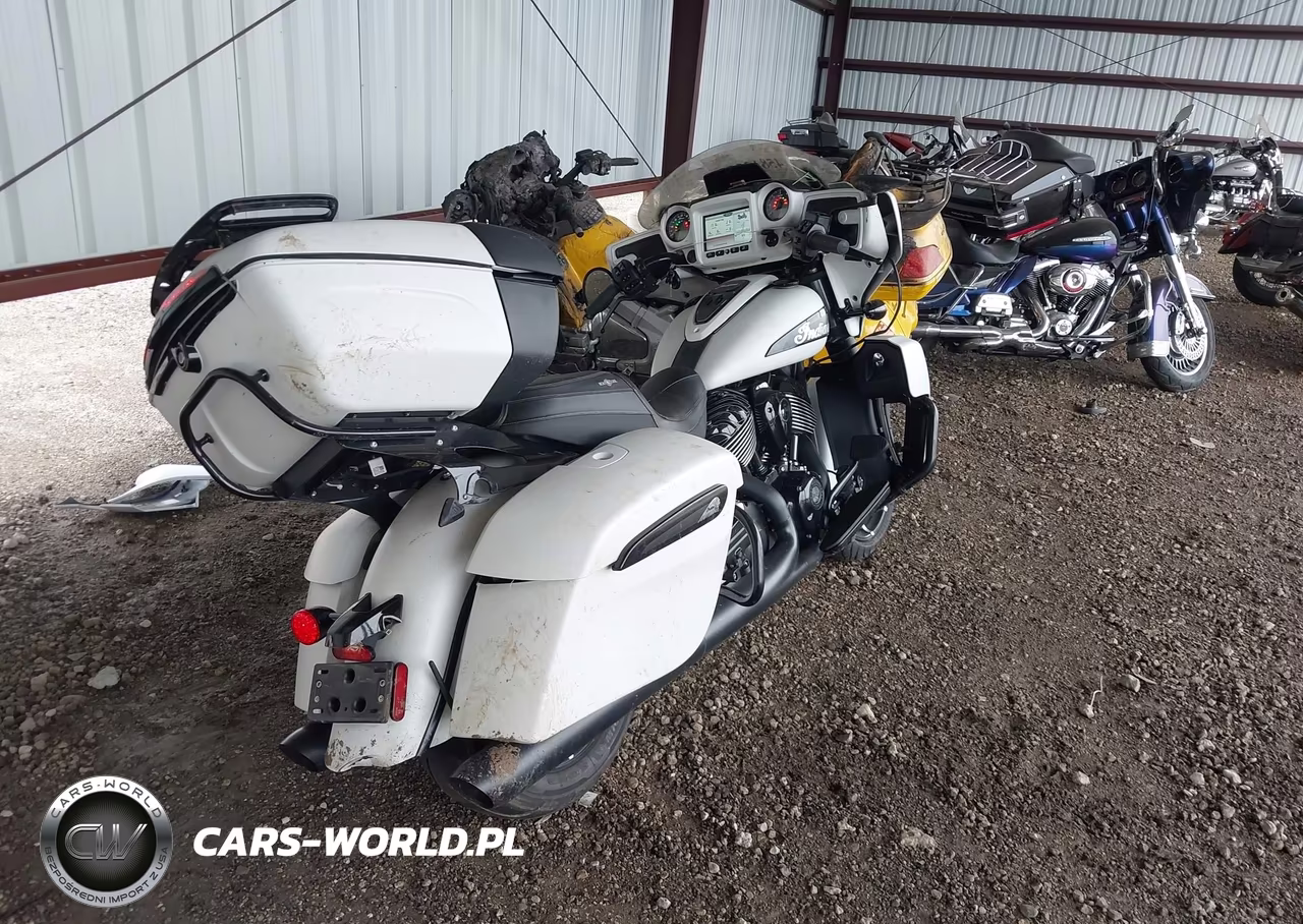 2021 Indian Motorcycle Co. Roadmaster Dark Horse VIN:56KTKDBB9M3395257 - 4