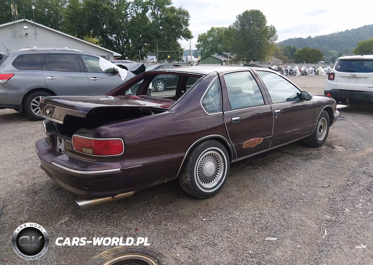 1995 Chevrolet Caprice - Impala Classic Ss VIN:1G1BL52P3SR104089 - 4