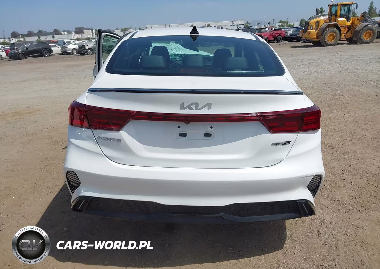 2024 Kia Forte Gt-Line VIN:3KPF54AD8RE718968 - 15