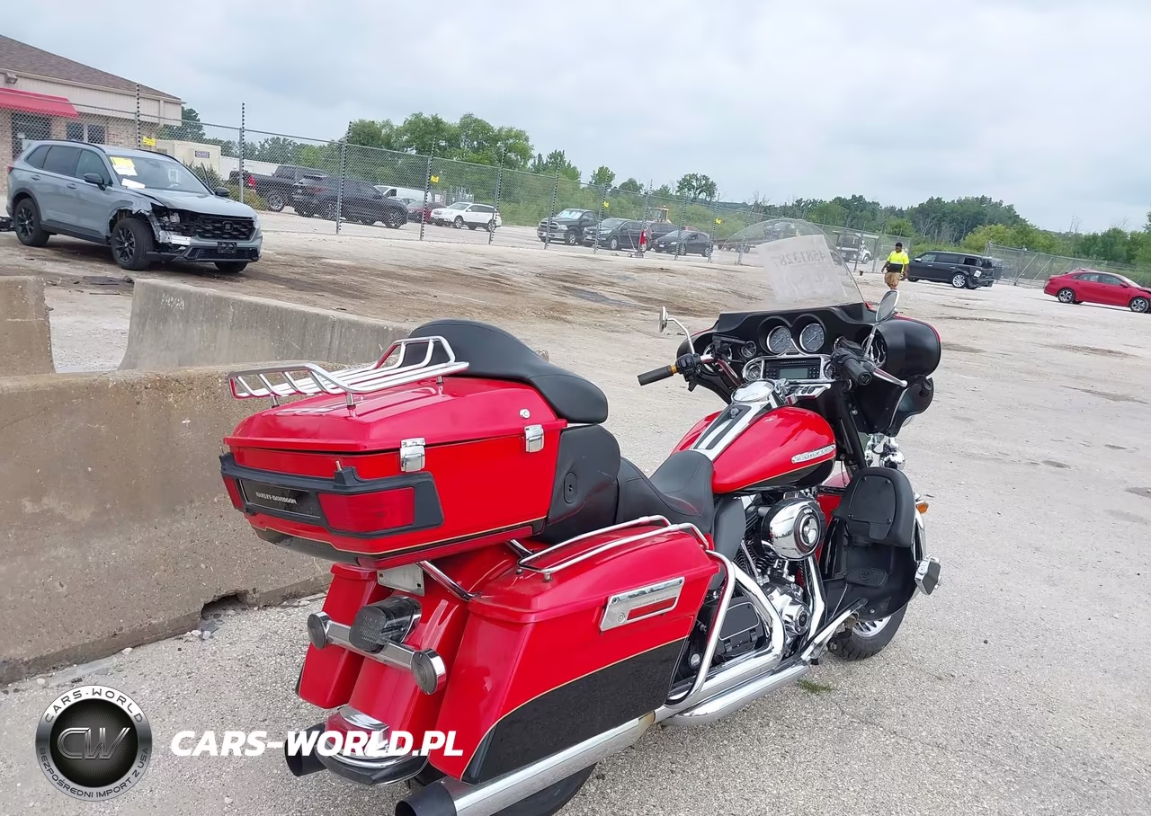 2010 Harley-Davidson Flhtk VIN:1HD1KEM10AB671817 - 4