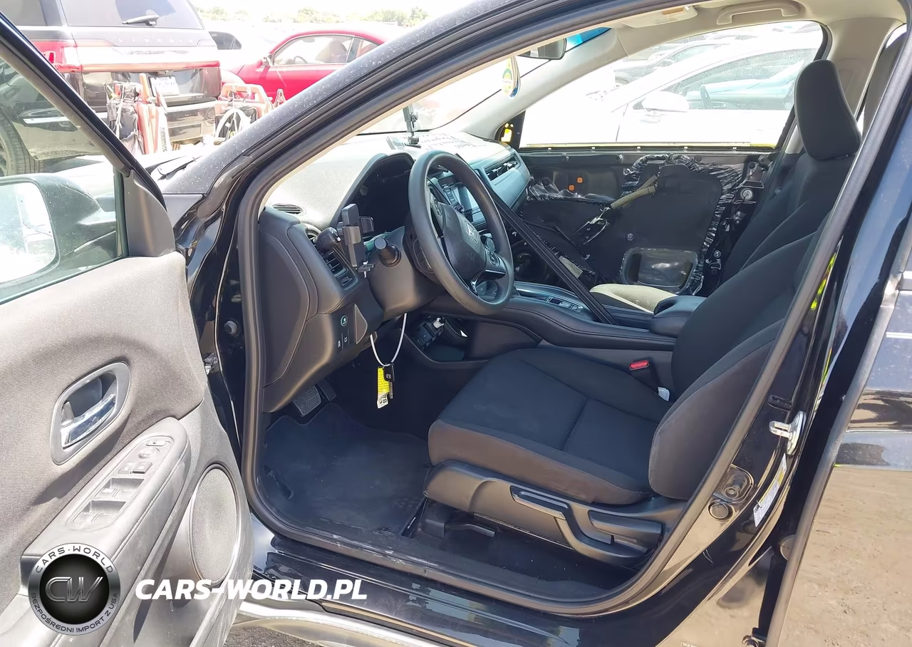 2018 Honda Hr-V Lx VIN:3CZRU6H35JG725632 - 5