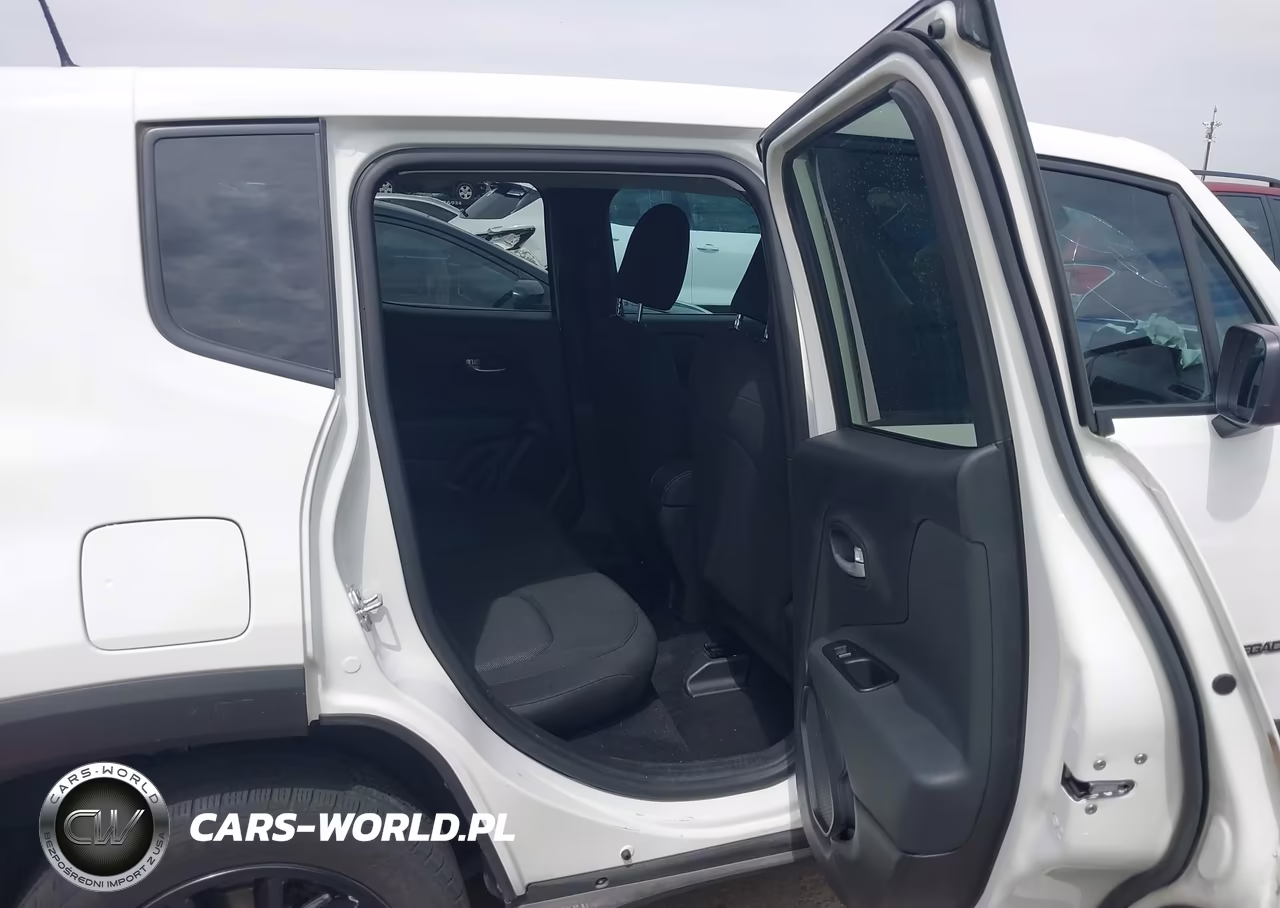 2023 Jeep Renegade Latitude 4X4 VIN:ZACNJDB15PPP38572 - 8