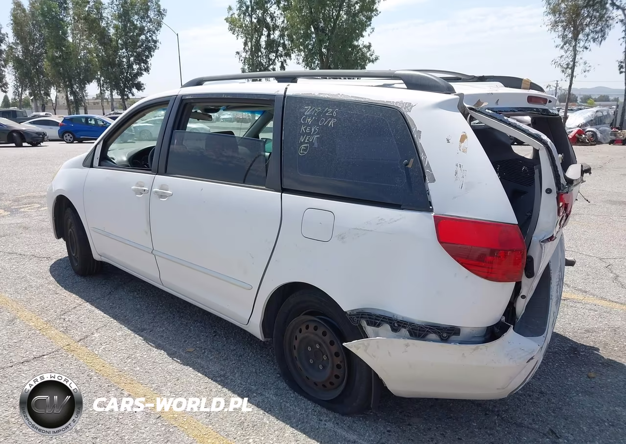 2004 Toyota Sienna Le VIN:5TDZA23C44S100756 - 3
