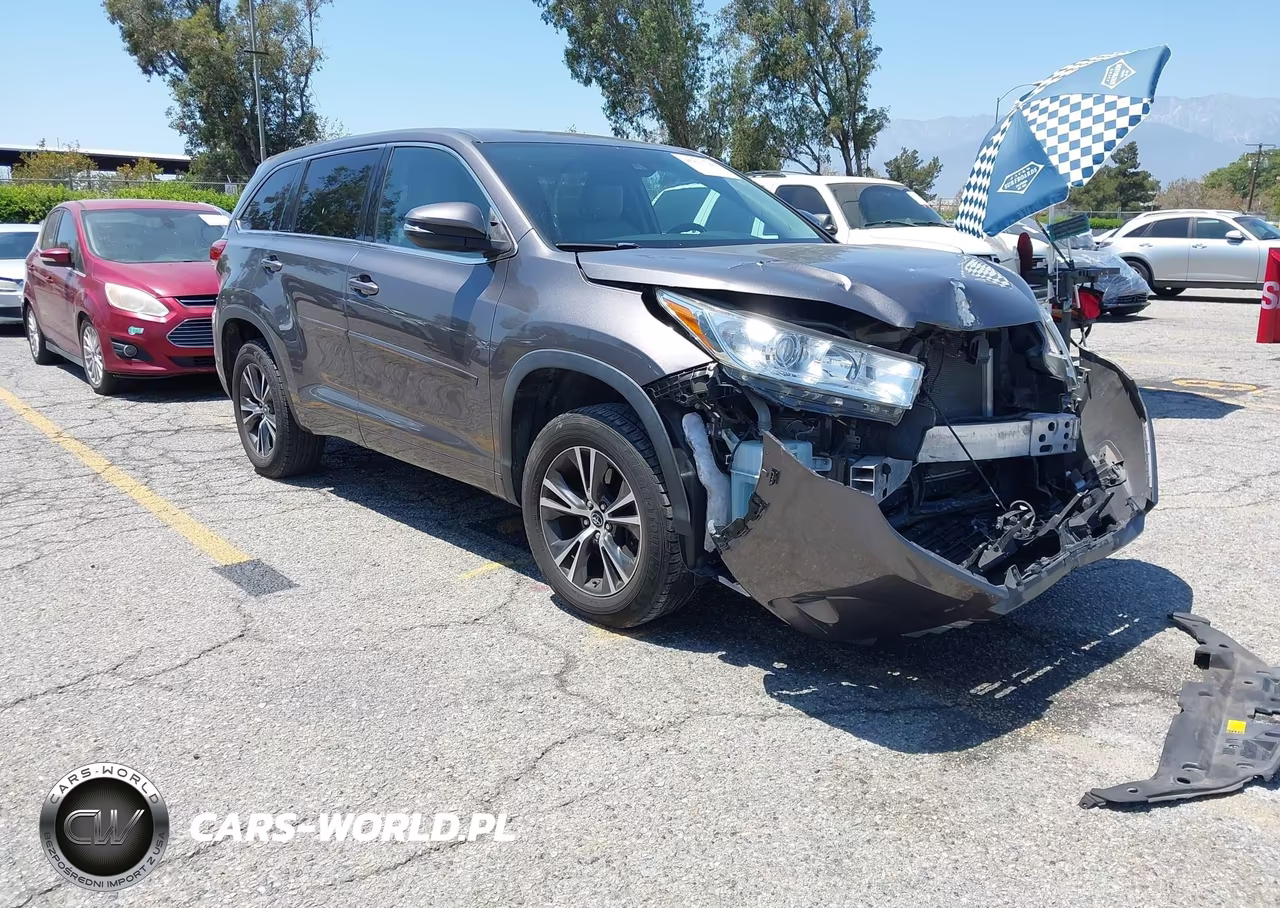 2018 Toyota Highlander Le Plus – zdjęcie 1 z 18