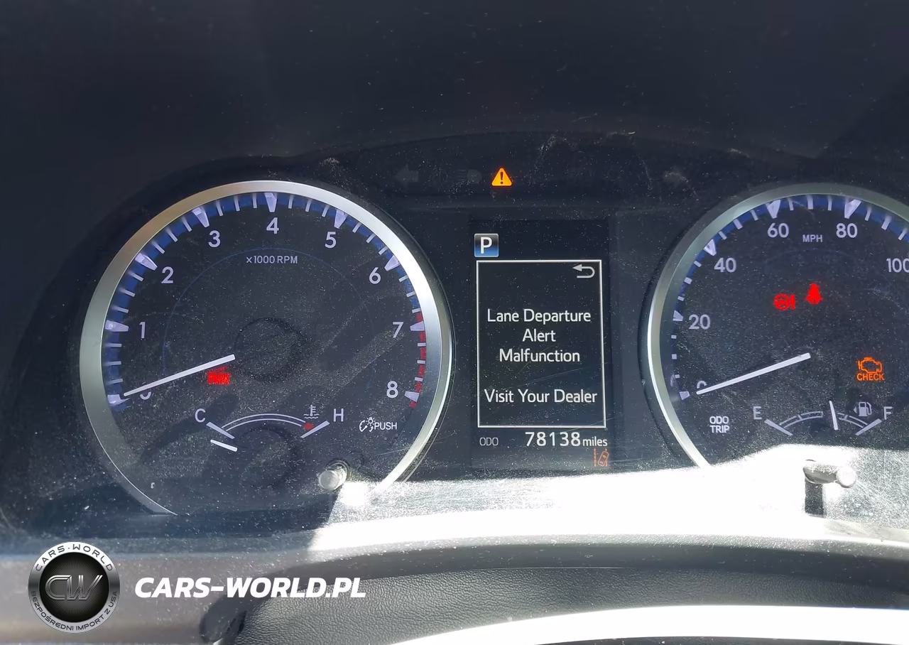 2018 Toyota Highlander Le Plus VIN:5TDZZRFH1JS252448 - 17