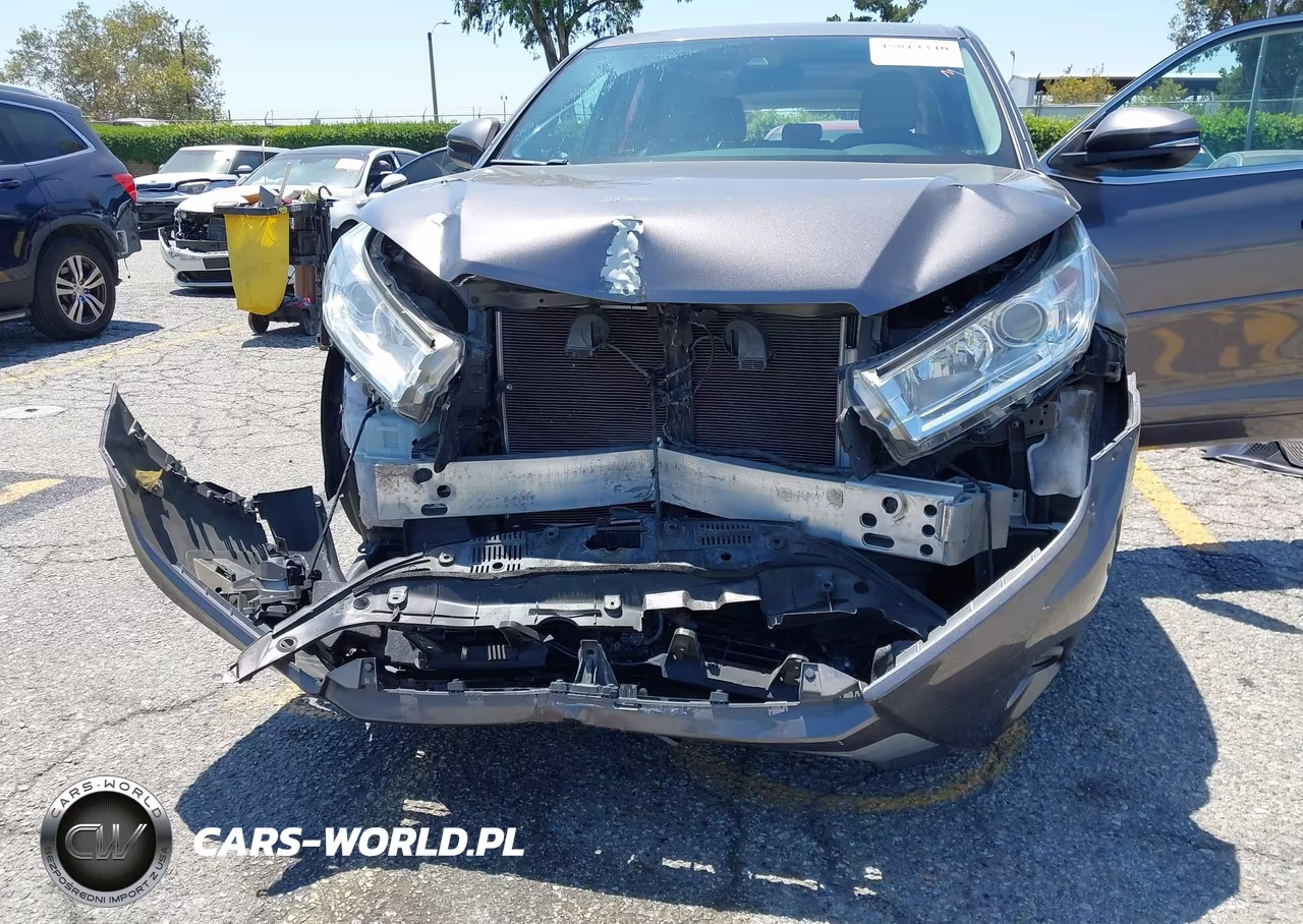 2018 Toyota Highlander Le Plus VIN:5TDZZRFH1JS252448 - 6