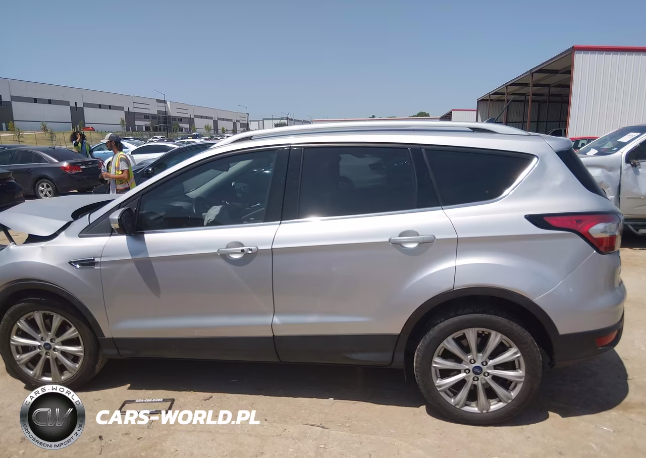 2018 Ford Escape Titanium VIN:1FMCU9J96JUA57795 - 13