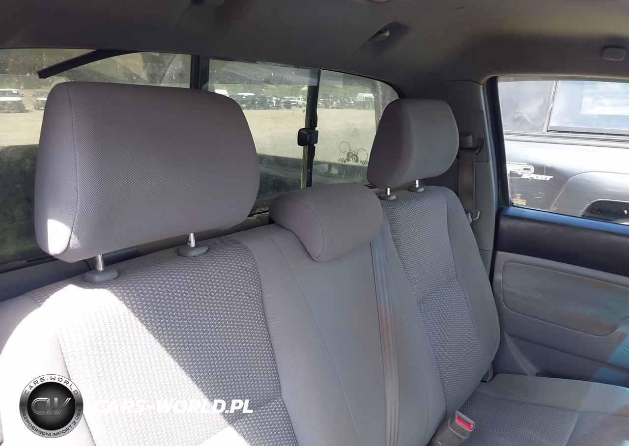 2010 Toyota Tacoma VIN:5TENX4CN6AZ683744 - 8