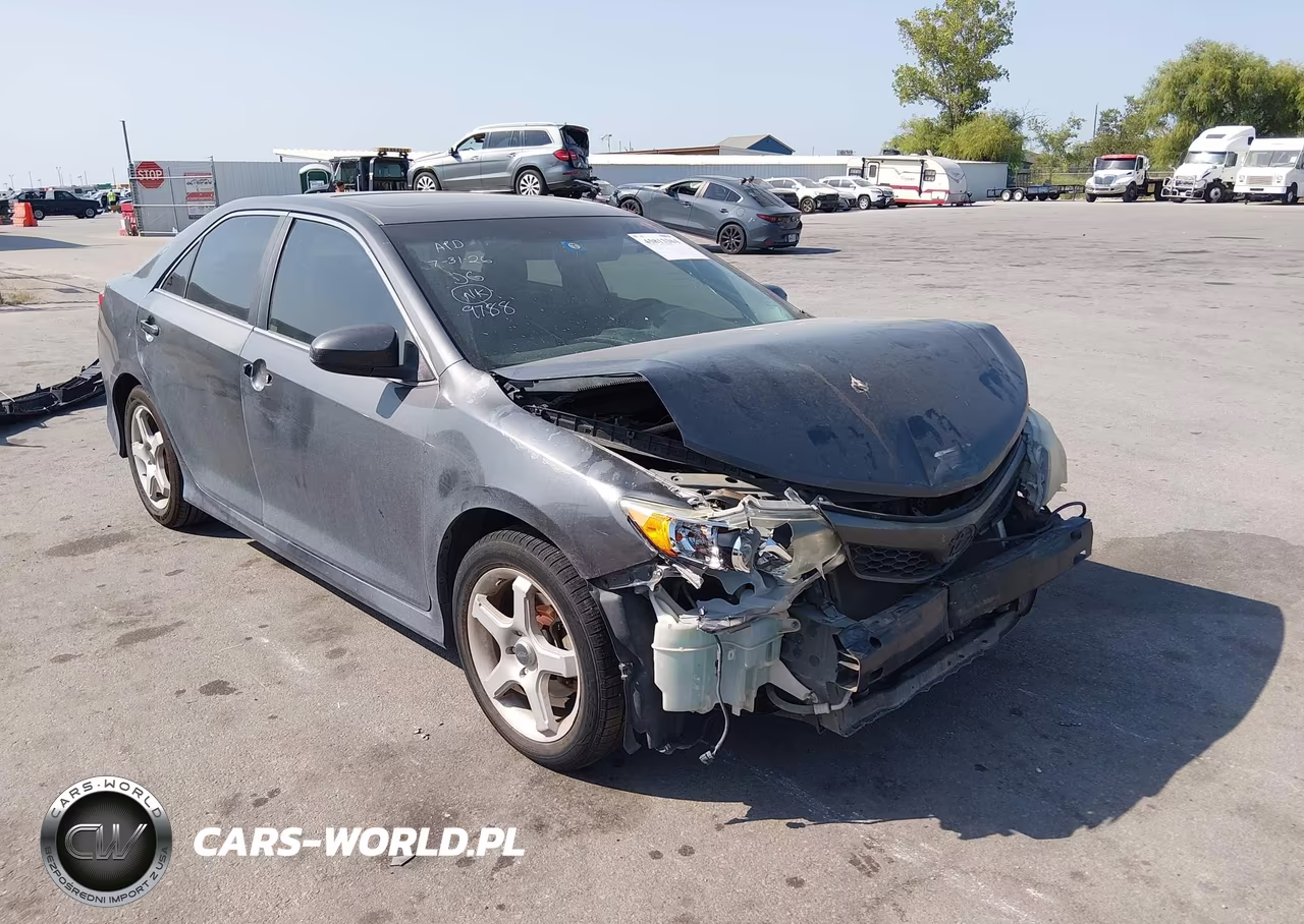 2012 Toyota Camry Se – zdjęcie 1 z 16