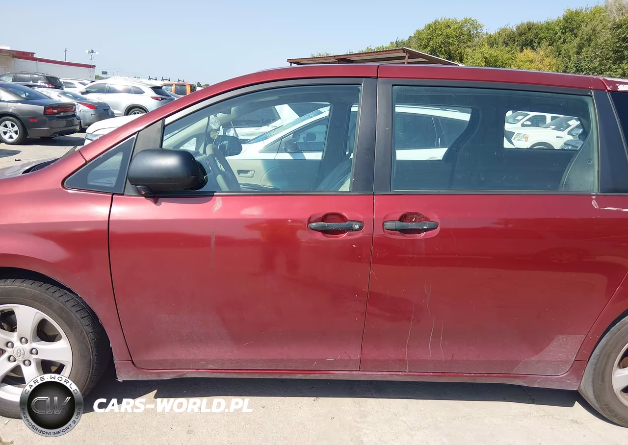 2011 Toyota Sienna Base V6 VIN:5TDZK3DC0BS055068 - 14