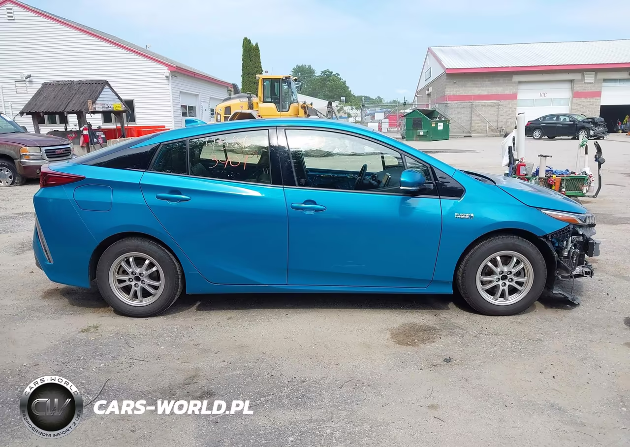 2020 Toyota Prius Prime Limited VIN:JTDKARFP6L3129636 - 14