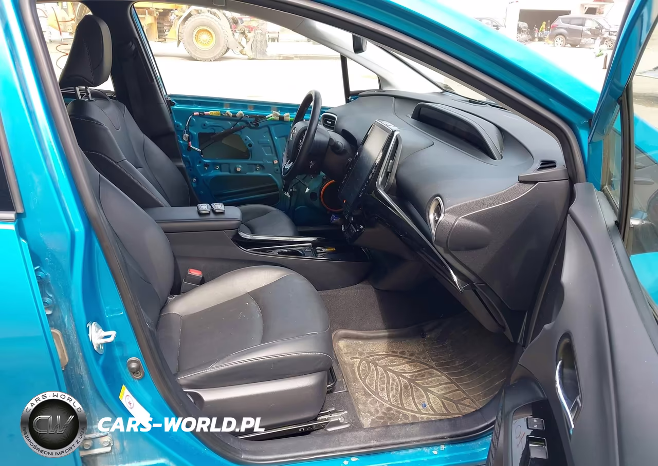 2020 Toyota Prius Prime Limited VIN:JTDKARFP6L3129636 - 5