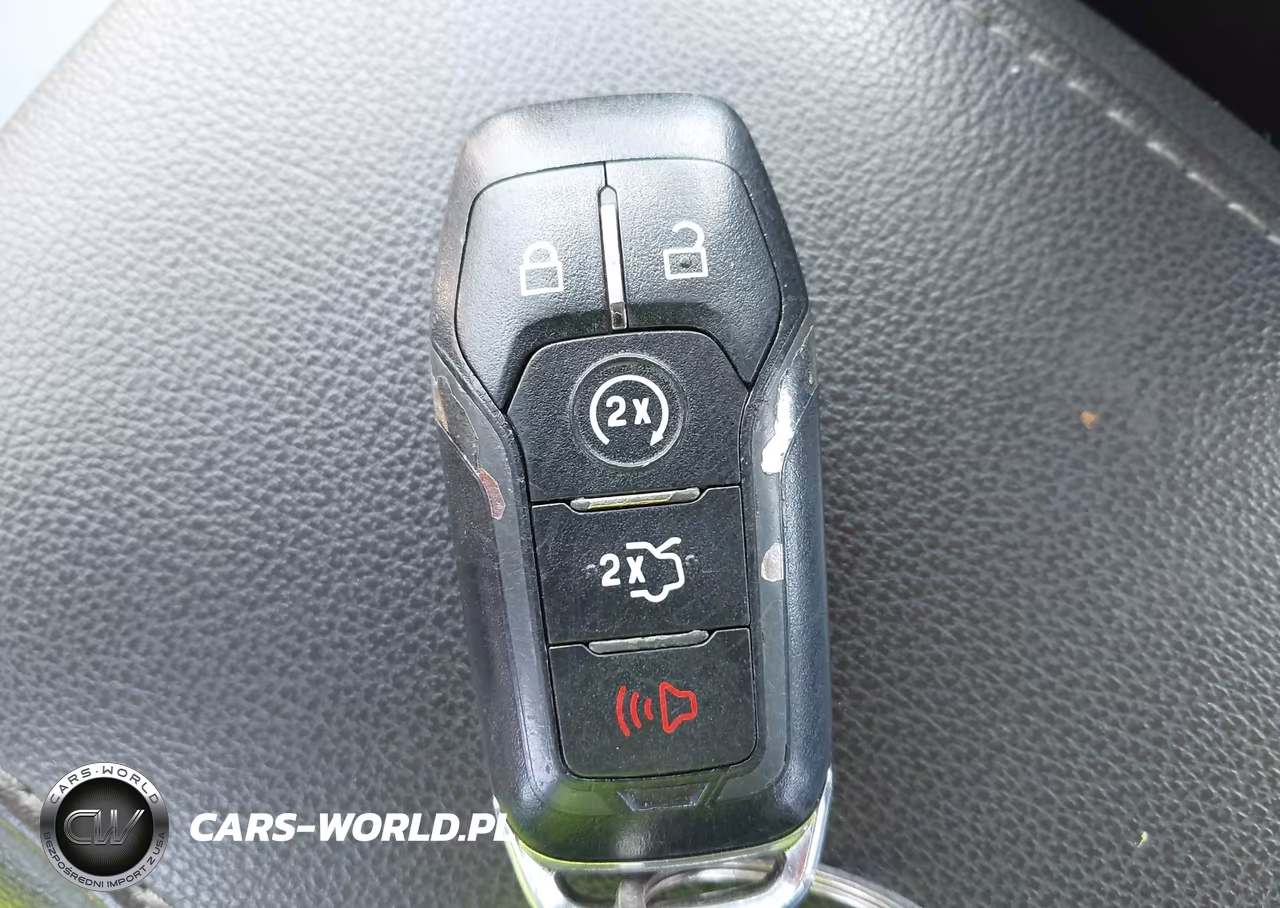 2014 Ford Fusion Energi Titanium VIN:3FA6P0SU0ER167946 - 11