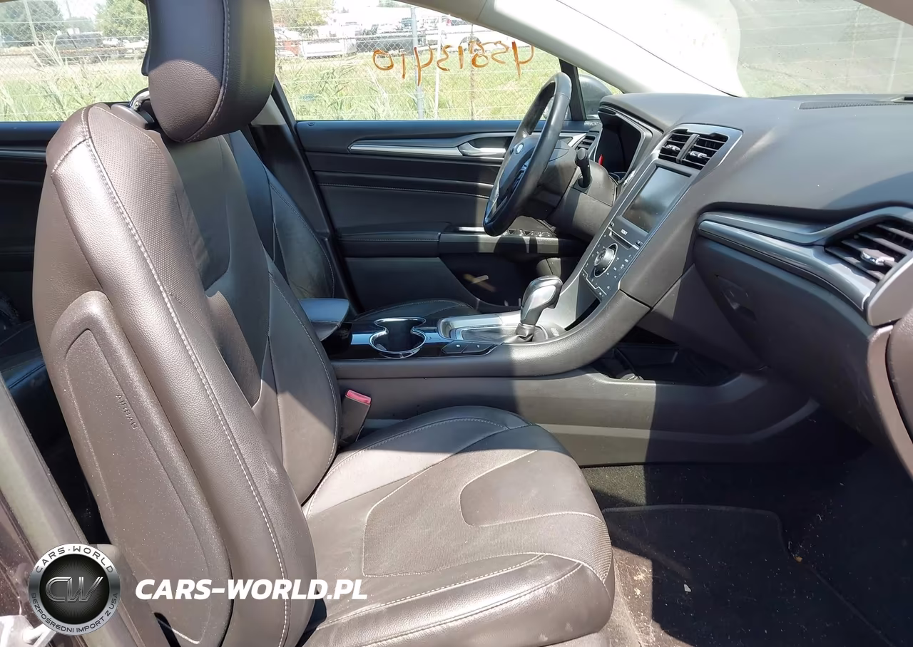 2014 Ford Fusion Energi Titanium VIN:3FA6P0SU0ER167946 - 5