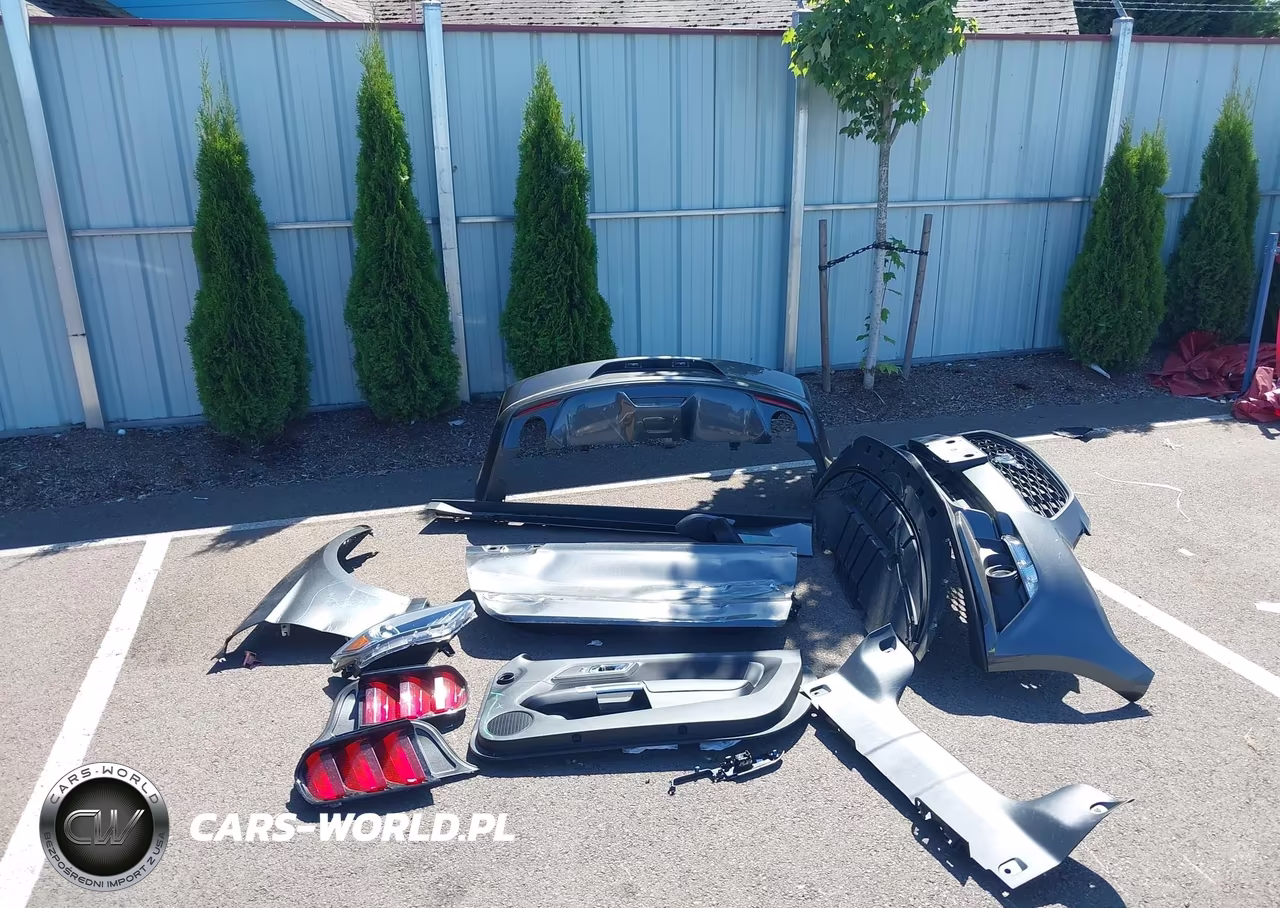 2017 Ford Mustang V6 VIN:1FATP8EM7H5239732 - 12