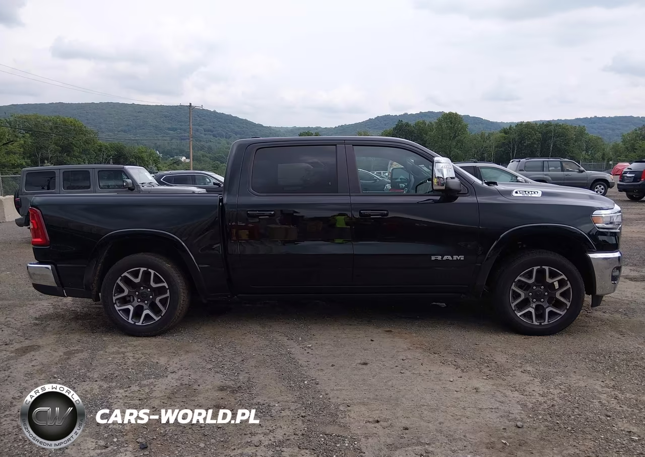 2025 Ram 1500 Laramie 4X4 5'7 Box VIN:1C6SRFJP1SN708624 - 14