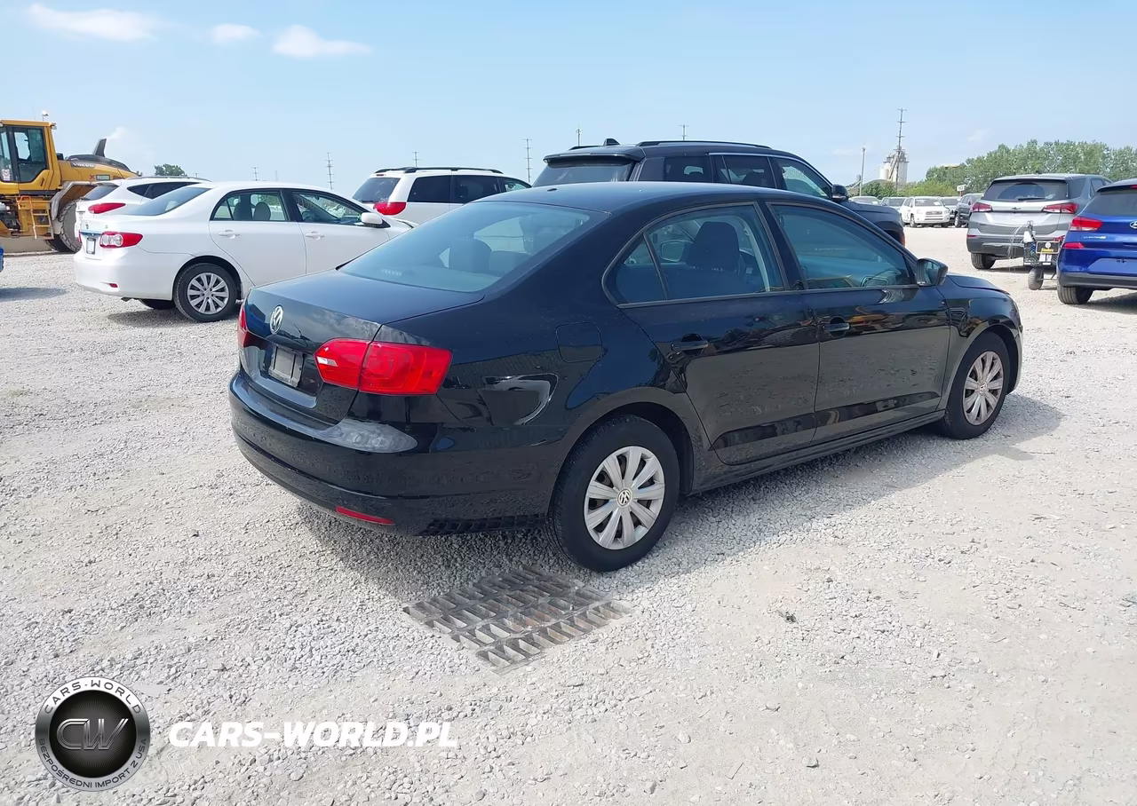 2013 Volkswagen Jetta 2.0L S VIN:3VW2K7AJ5DM291047 - 4