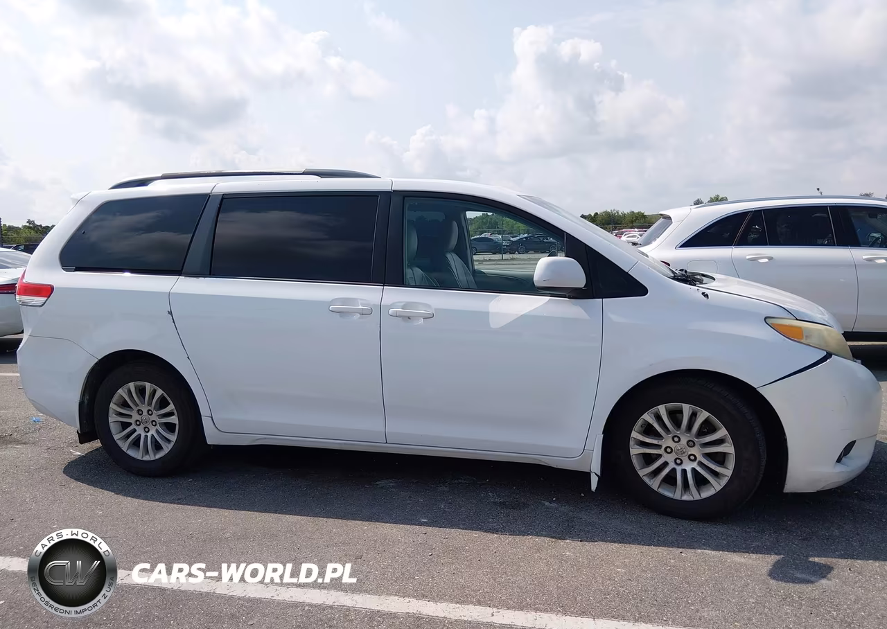 2013 Toyota Sienna Xle V6 8 Passenger VIN:5TDYK3DC4DS351371 - 13