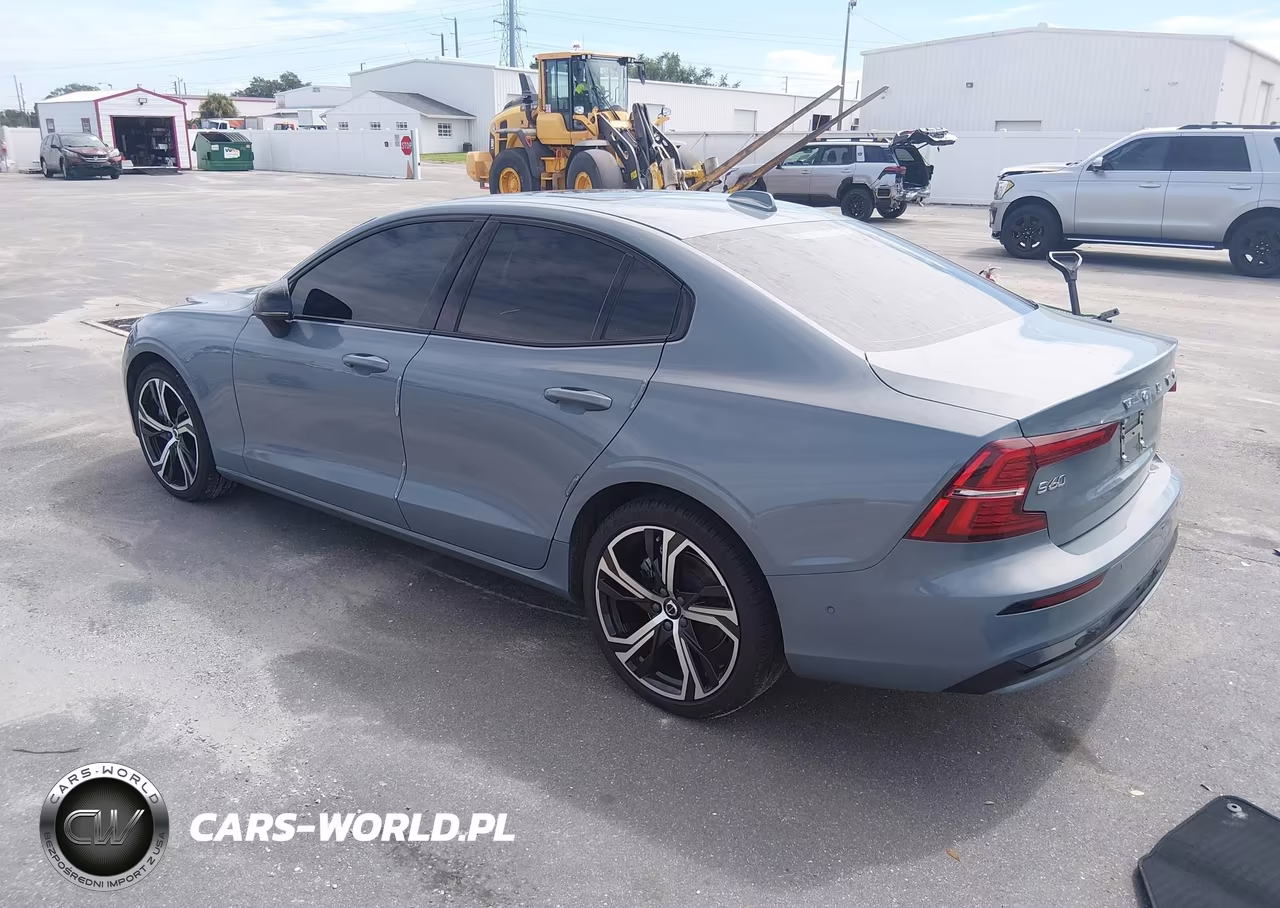 2024 Volvo S60 B5 Ultimate Dark Theme VIN:7JRL12TM6RG323317 - 3
