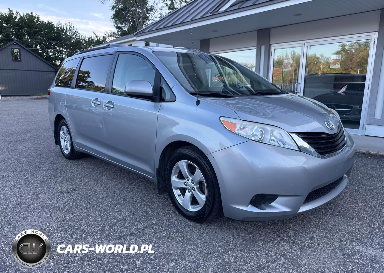 2014 Toyota Sienna Le