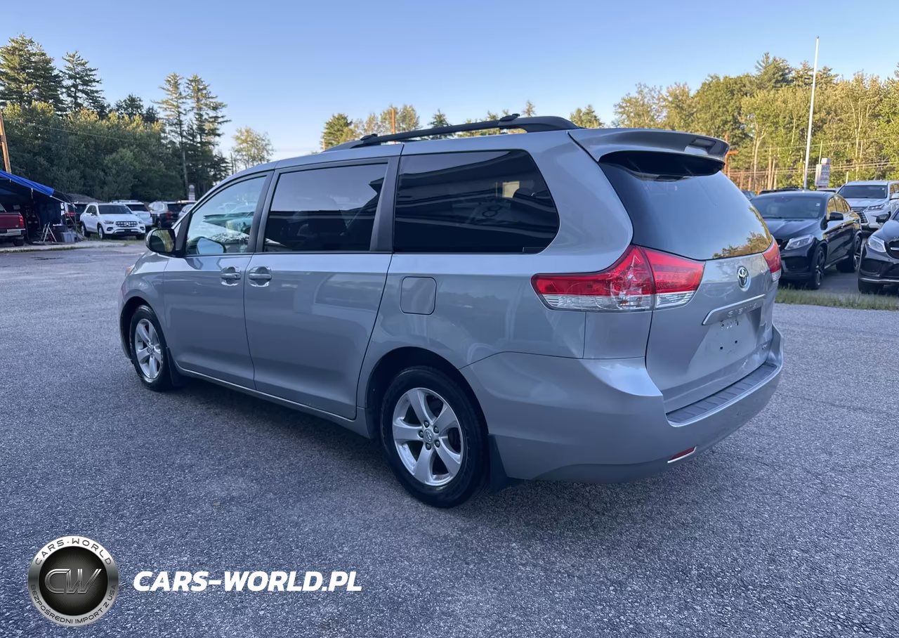 2014 Toyota Sienna Le VIN:5TDKK3DCXES478665 - 3