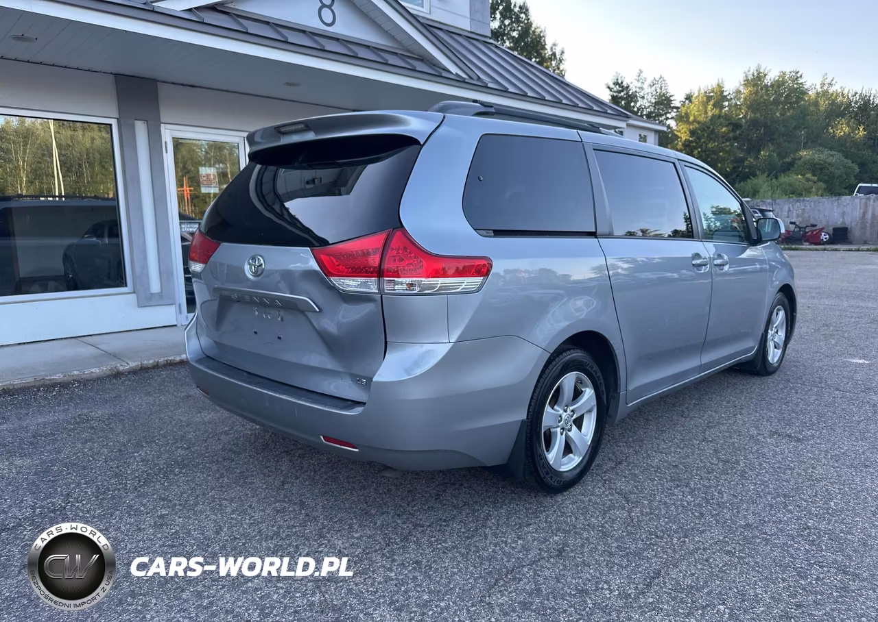 2014 Toyota Sienna Le VIN:5TDKK3DCXES478665 - 4