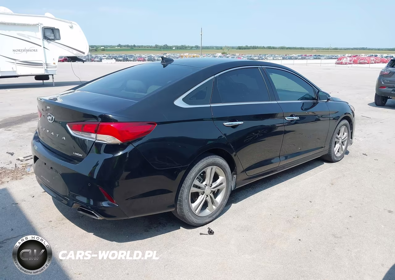 2018 Hyundai Sonata Limited VIN:5NPE34AF6JH633968 - 4