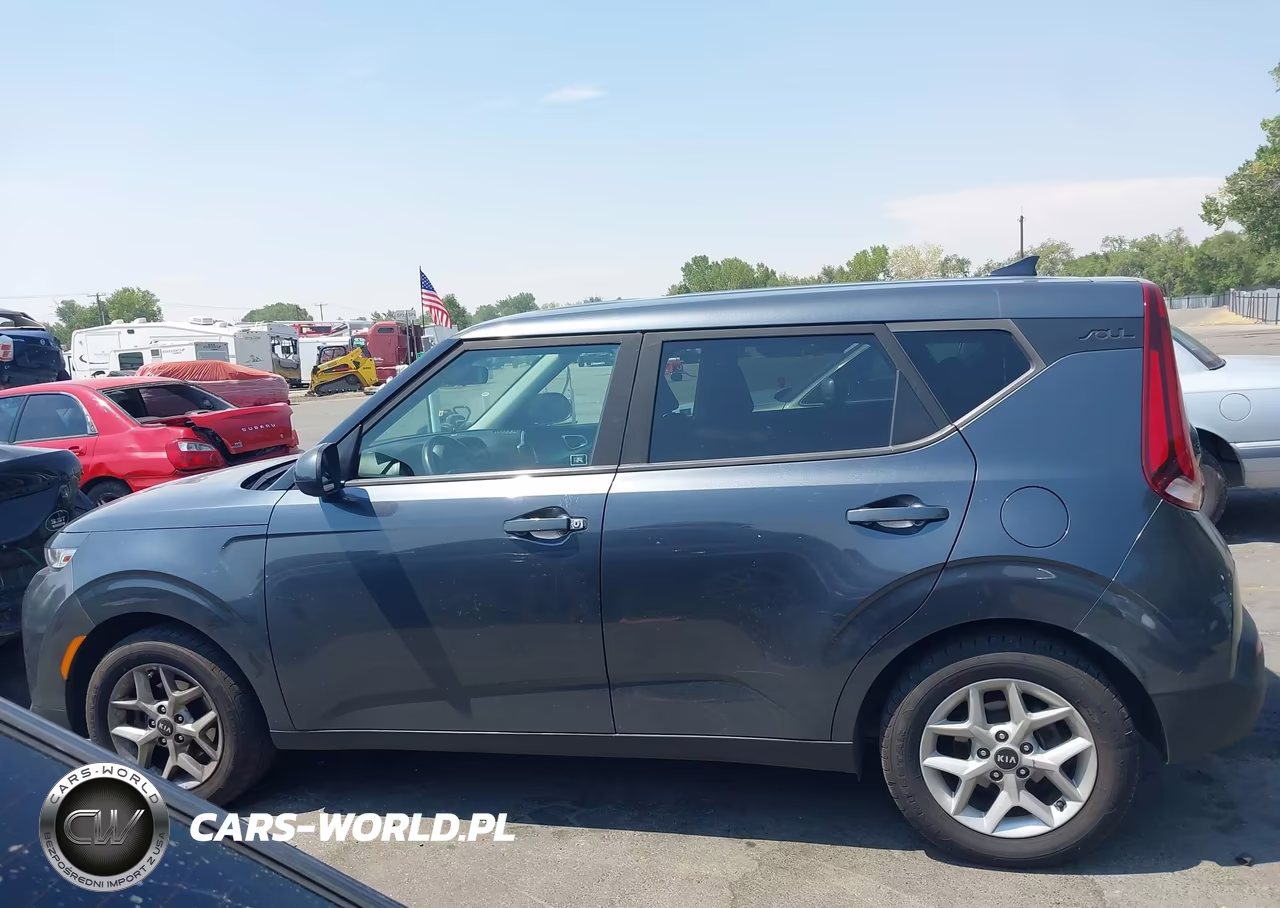 2020 Kia Soul S VIN:KNDJ23AU7L7020758 - 14