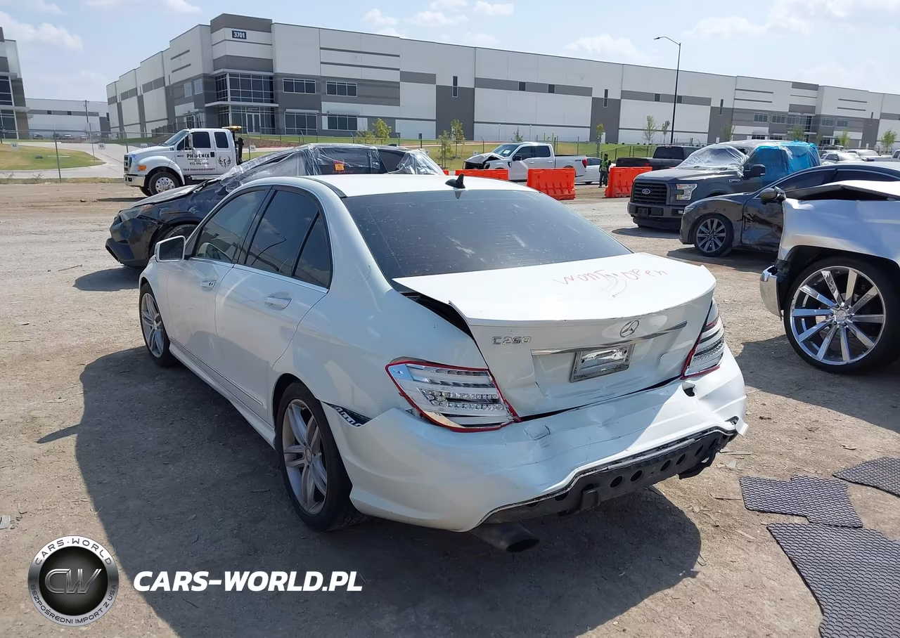 2013 Mercedes-Benz C 250 Sport VIN:WDDGF4HB8DA768115 - 3