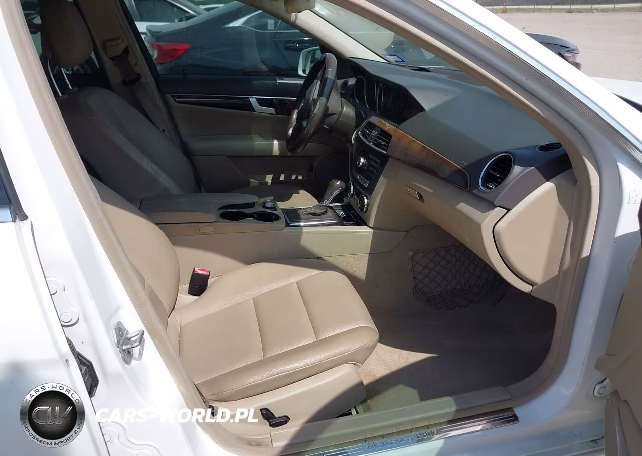 2013 Mercedes-Benz C 250 Sport VIN:WDDGF4HB8DA768115 - 5