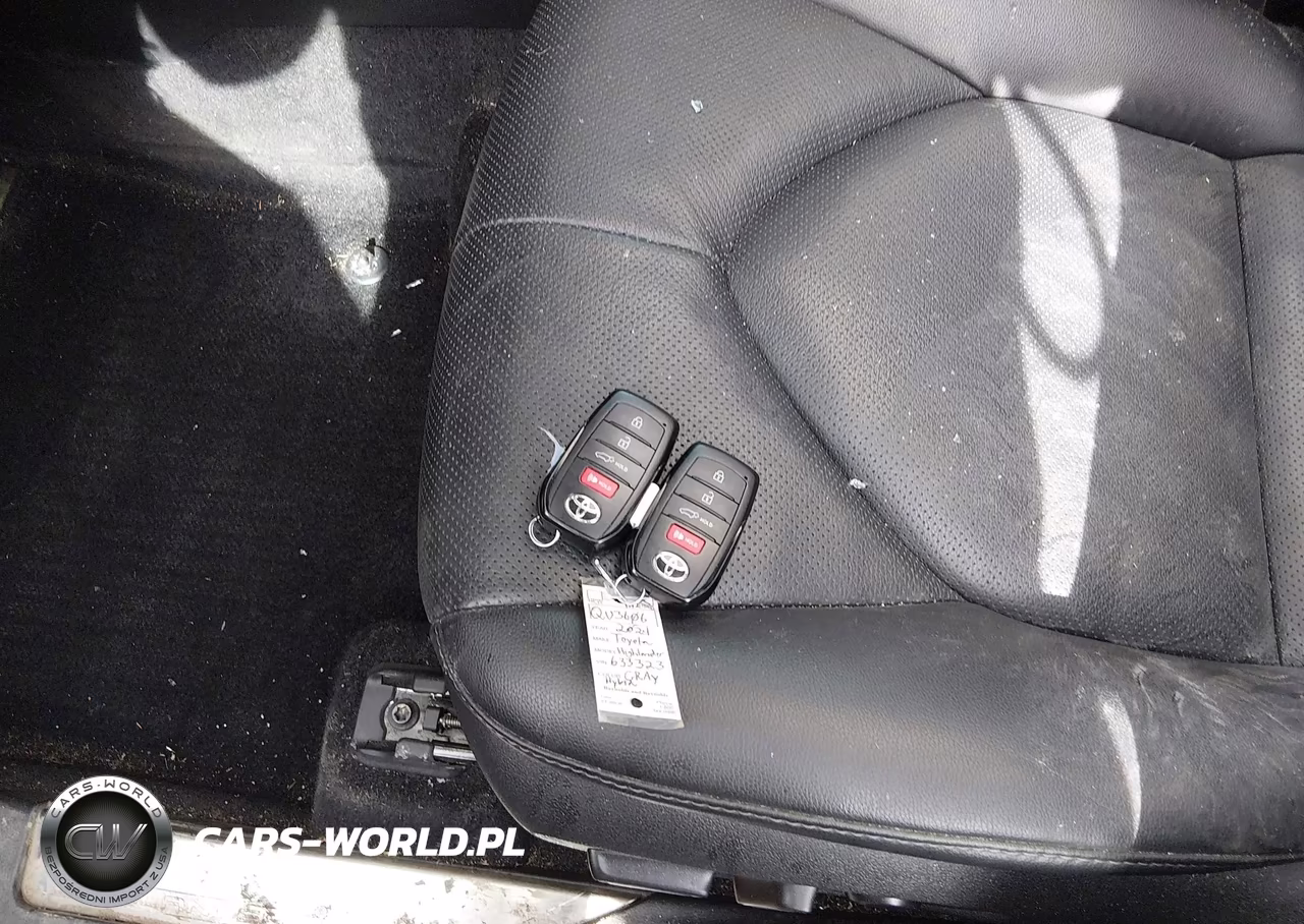 2024 Toyota Highlander Hybrid Platinum VIN:5TDEBRCH9RS633323 - 11