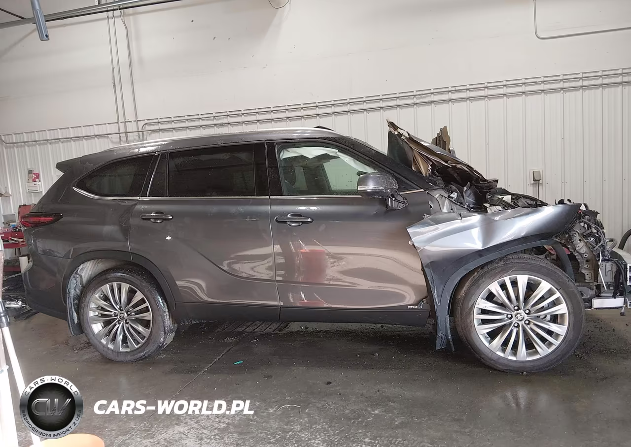 2024 Toyota Highlander Hybrid Platinum VIN:5TDEBRCH9RS633323 - 14