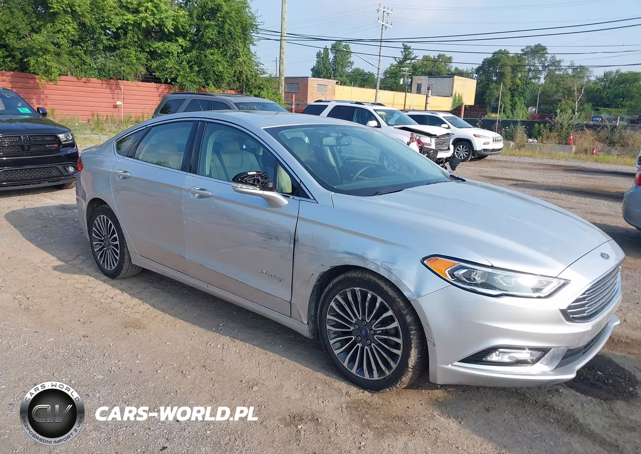 2017 Ford Fusion Hybrid Titanium – zdjęcie 1 z 17