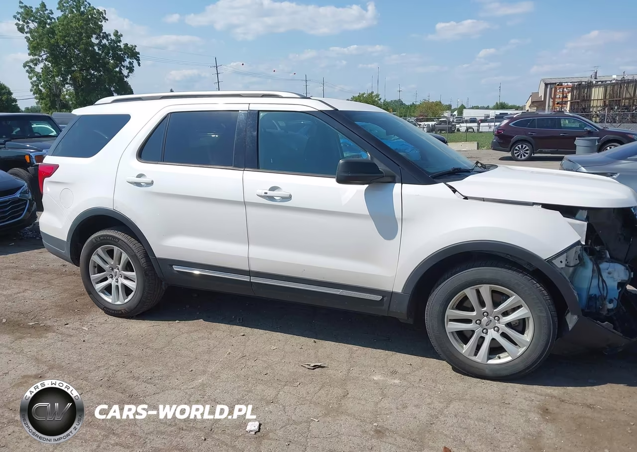 2019 Ford Explorer Xlt VIN:1FM5K8D80KGA21631 - 13