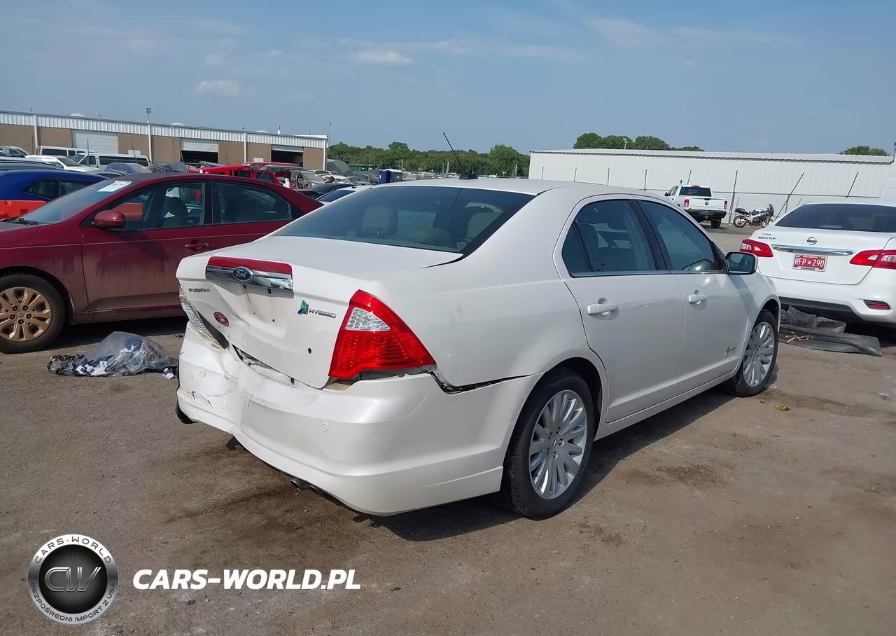 2012 Ford Fusion Hybrid VIN:3FADP0L38CR414933 - 4
