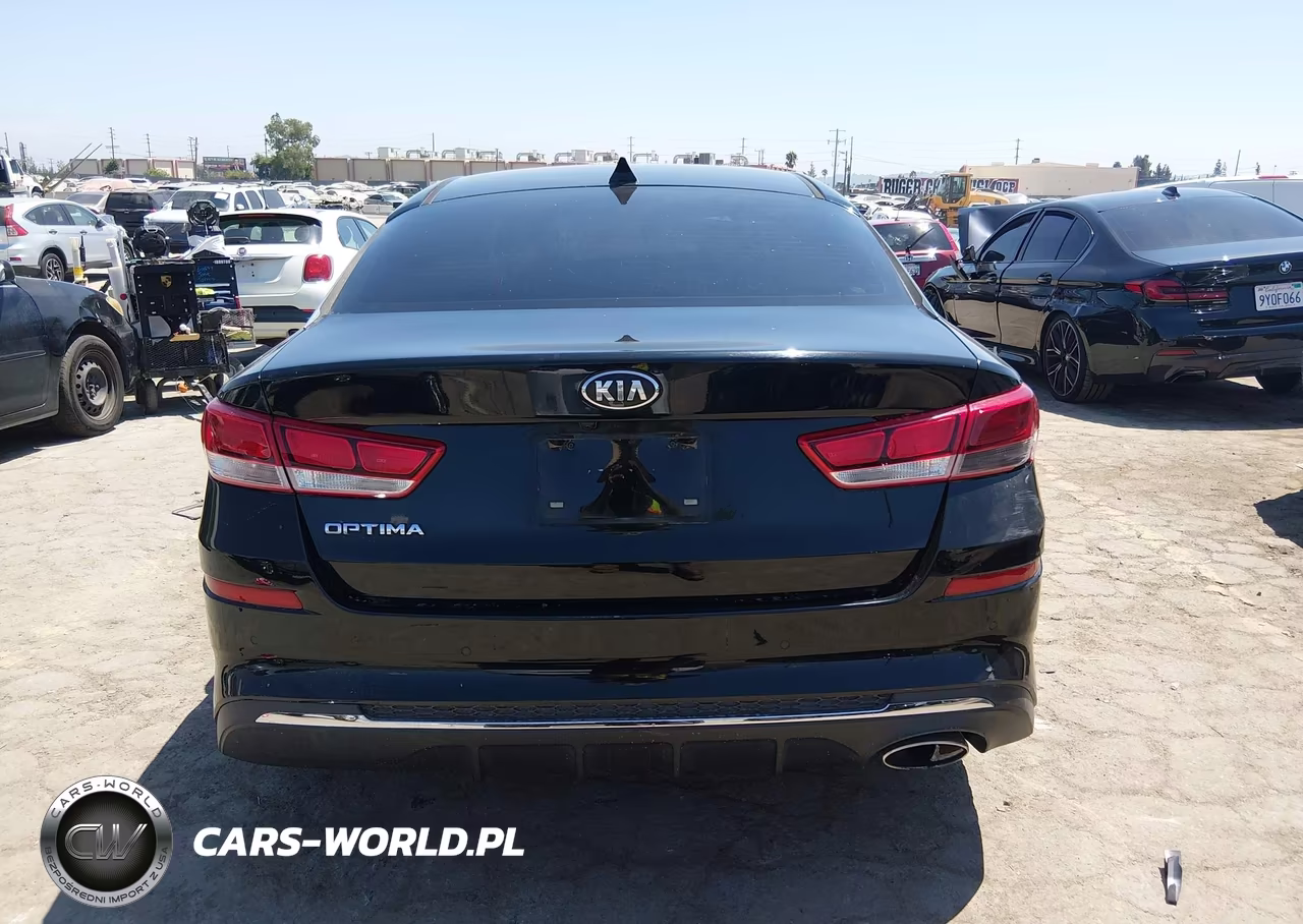 2019 Kia Optima Lx VIN:5XXGT4L38KG350562 - 17