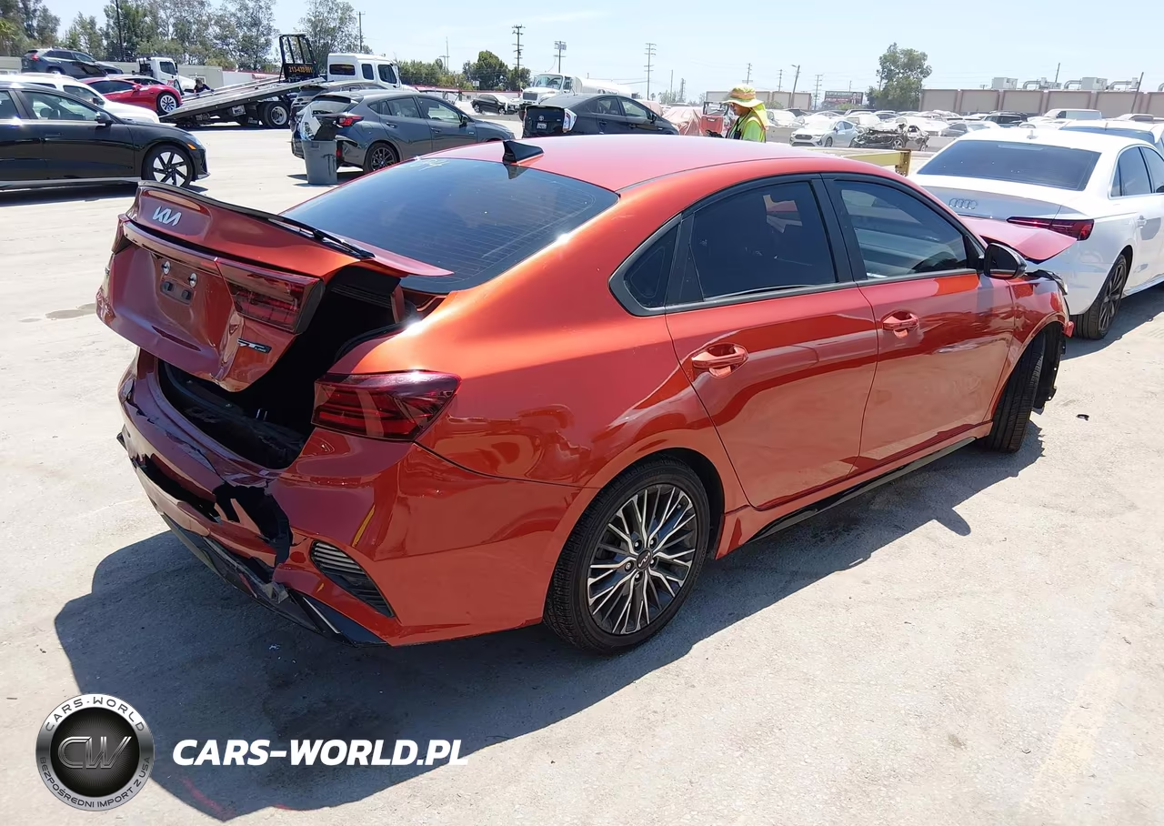 2023 Kia Forte Gt-Line VIN:3KPF54ADXPE579455 - 4