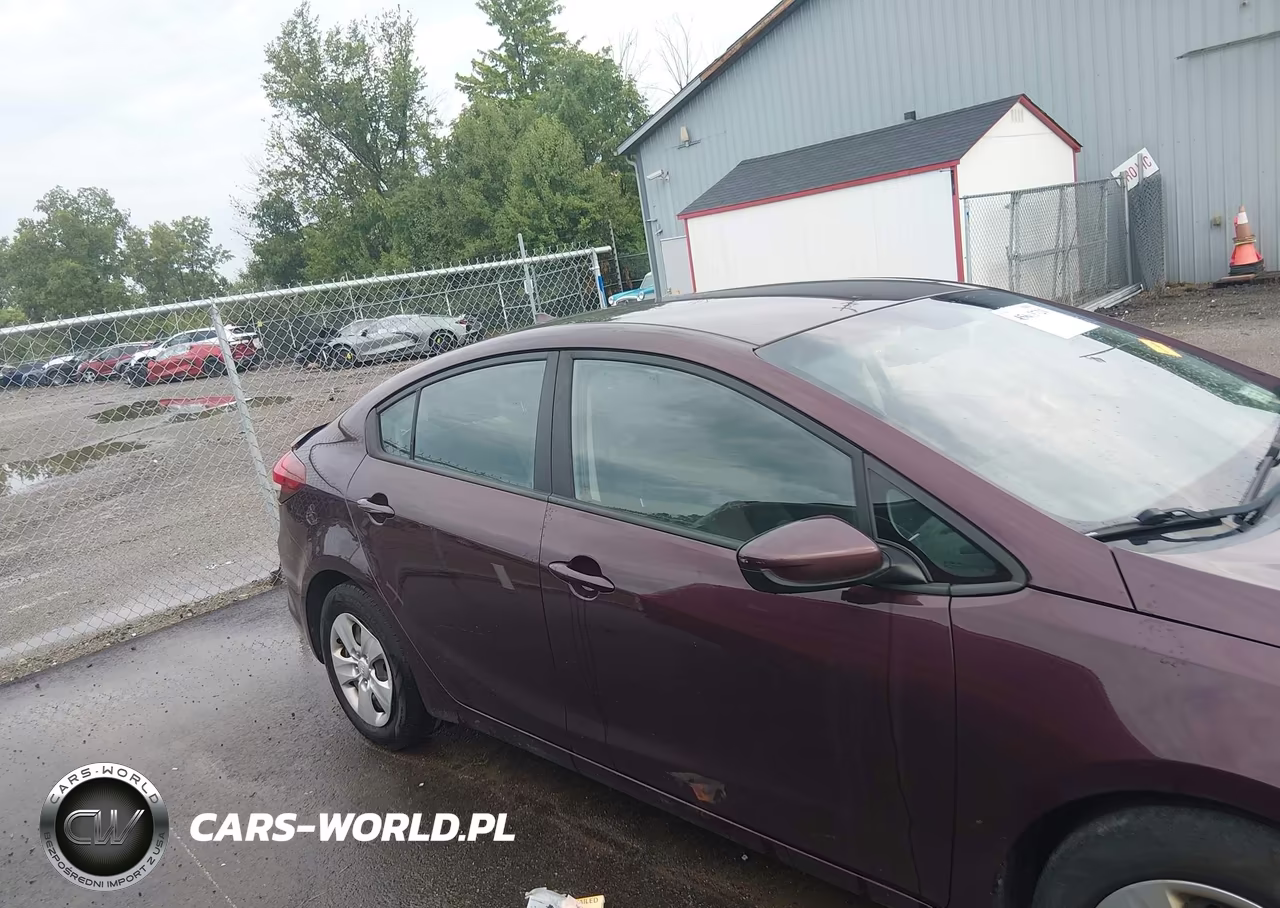 2018 Kia Forte Lx VIN:3KPFK4A71JE246572 - 13