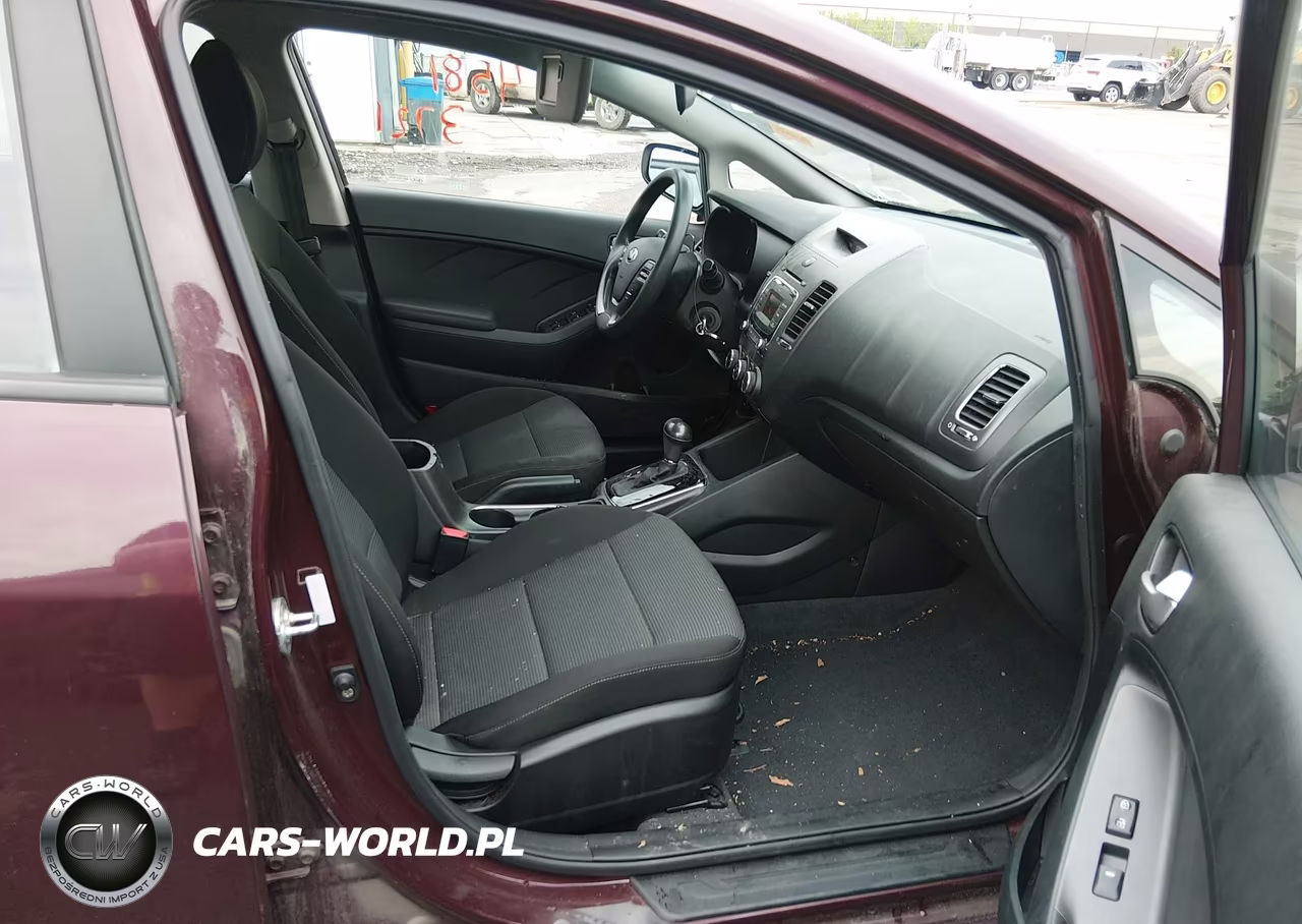 2018 Kia Forte Lx VIN:3KPFK4A71JE246572 - 5