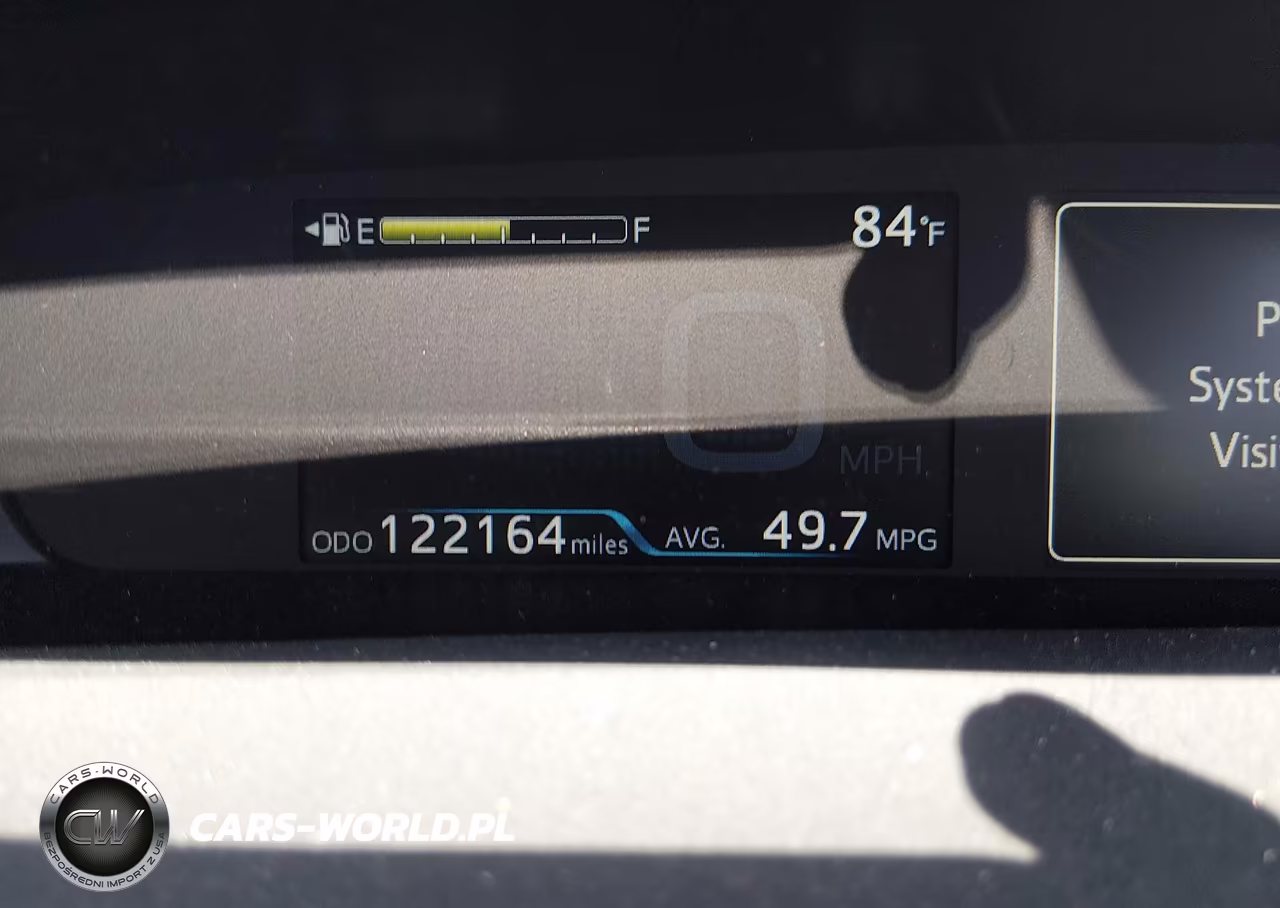 2020 Toyota Prius Le VIN:JTDKARFUXL3112943 - 16